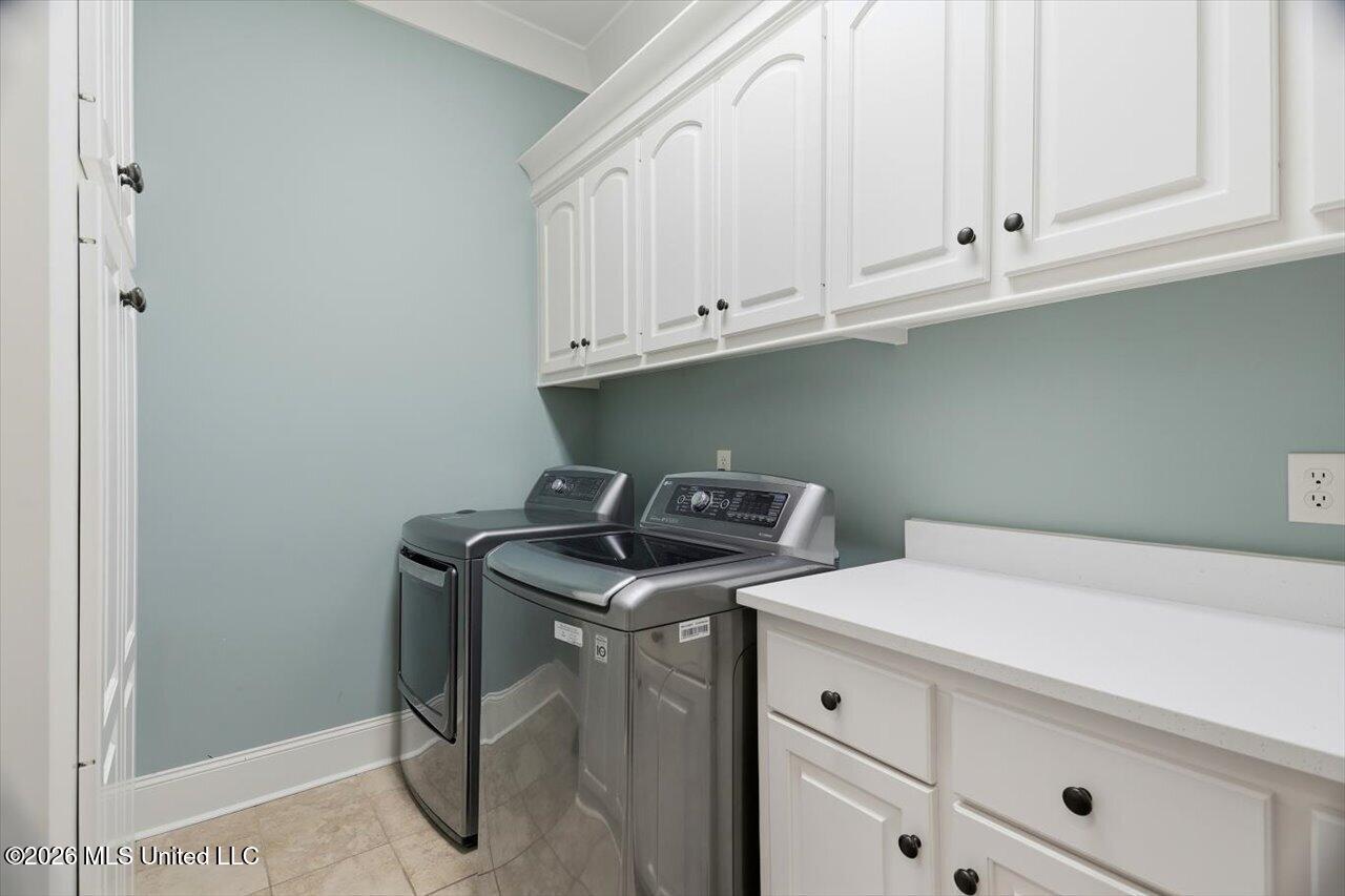 415 Pembrooke Drive Property Photo 21