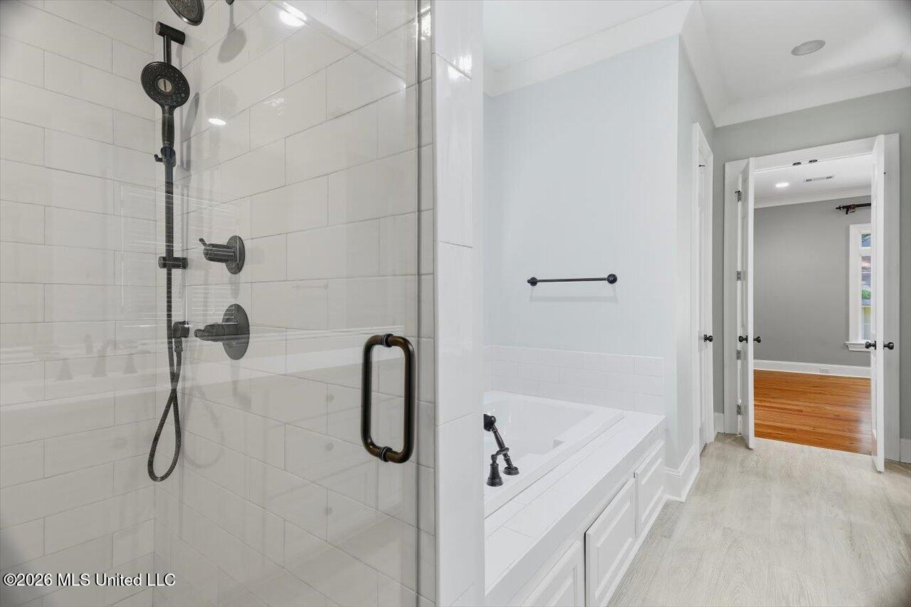 415 Pembrooke Drive Property Photo 24