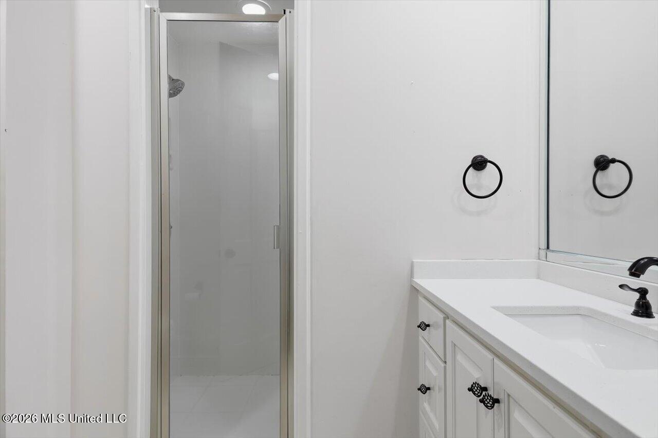 415 Pembrooke Drive Property Photo 29