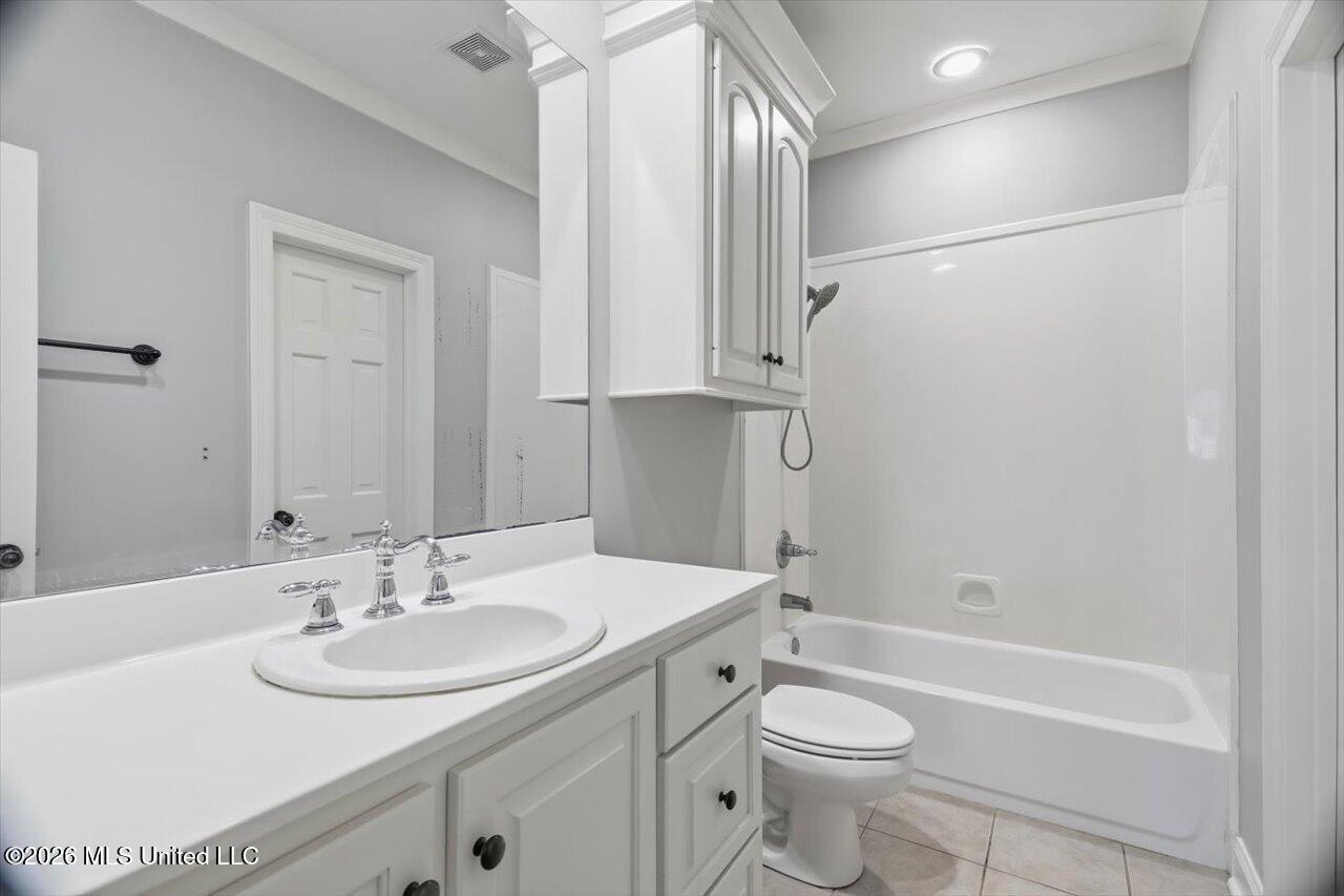 415 Pembrooke Drive Property Photo 33