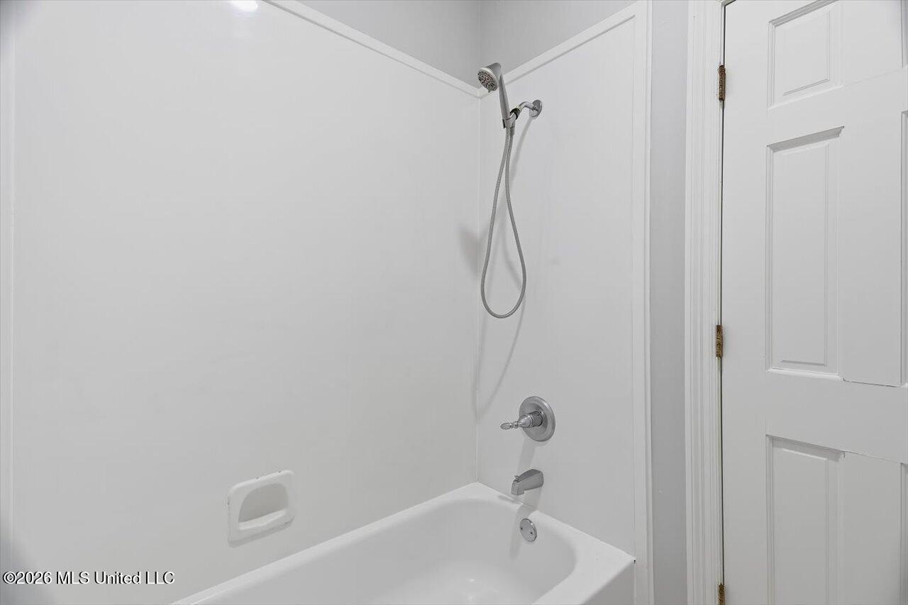 415 Pembrooke Drive Property Photo 36