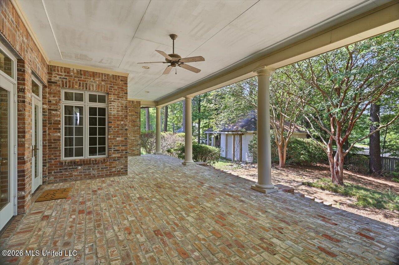 415 Pembrooke Drive Property Photo 39
