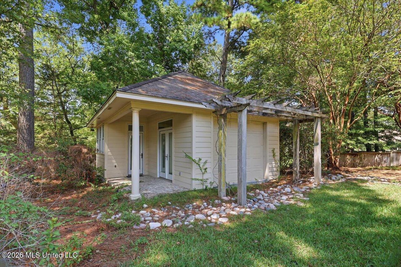 415 Pembrooke Drive Property Photo 42