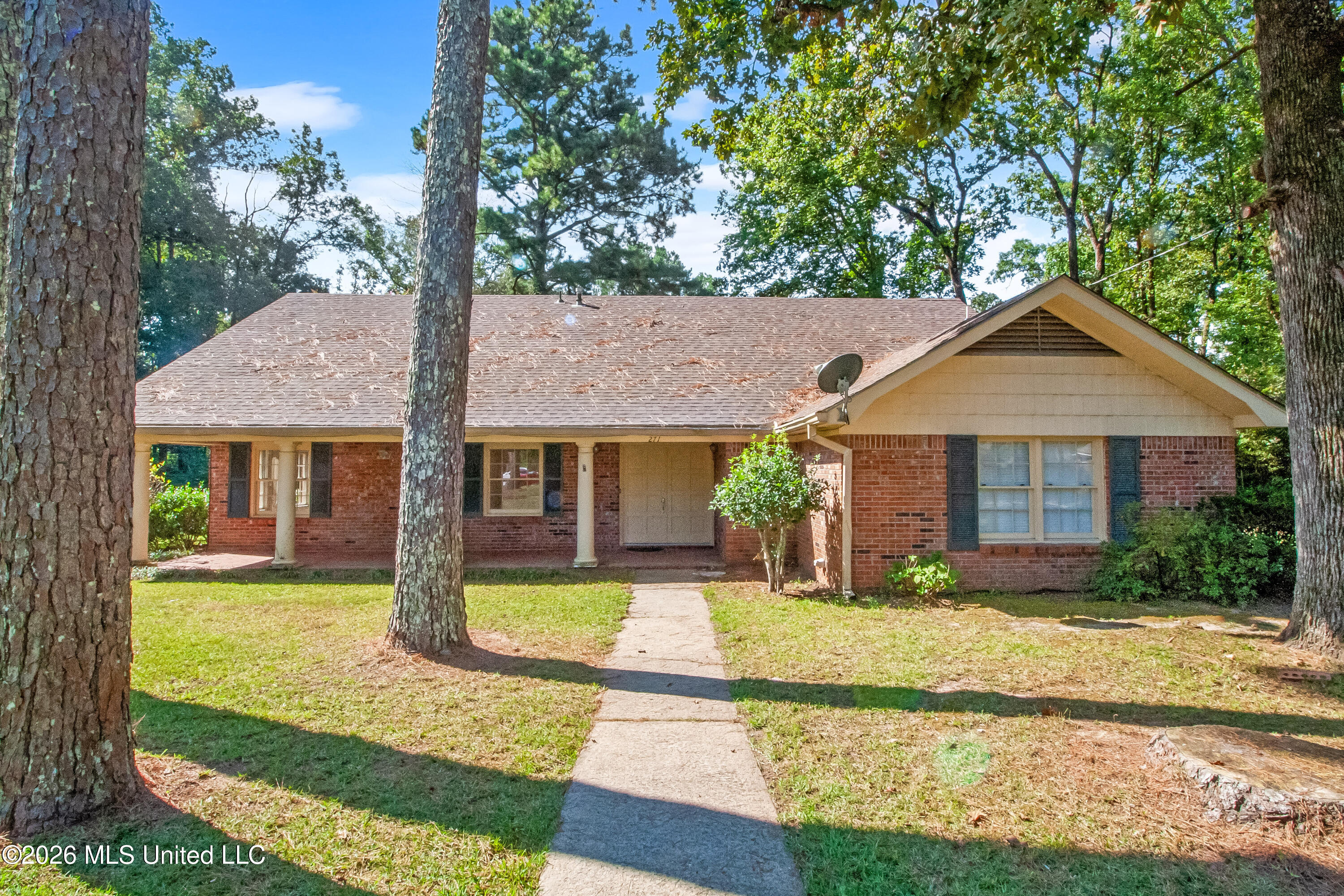 271 N Woodland Drive Property Photo 2