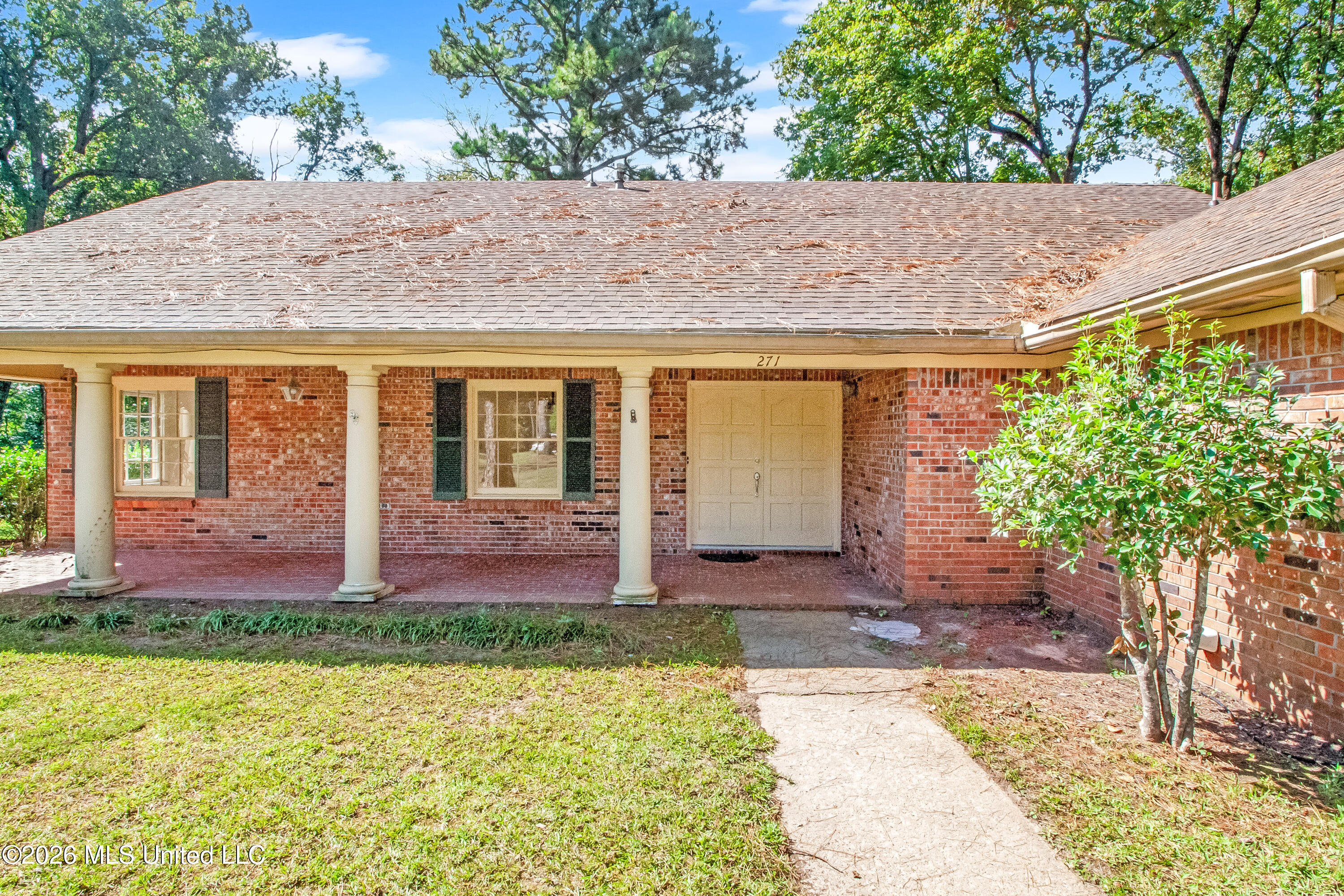 271 N Woodland Drive Property Photo 3