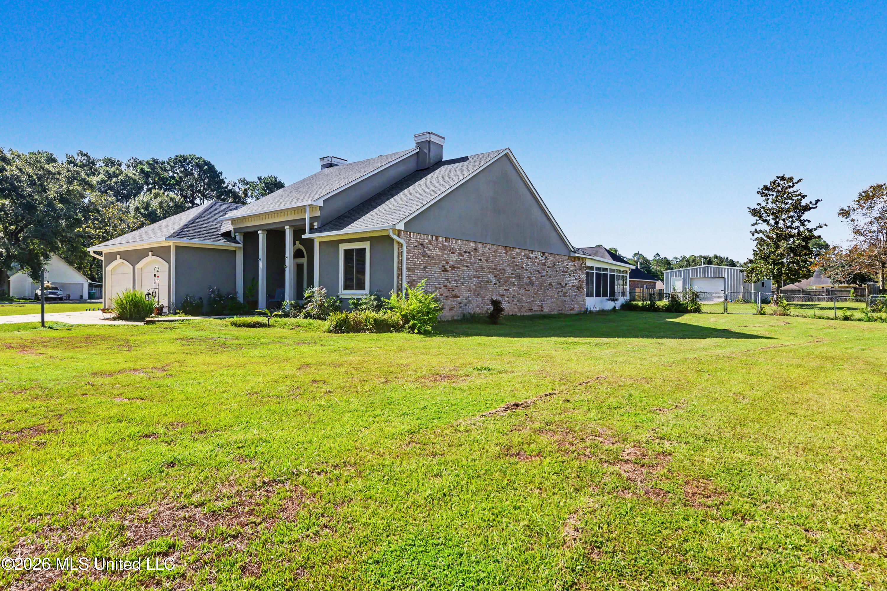 2013 Brookside Street Property Photo 2