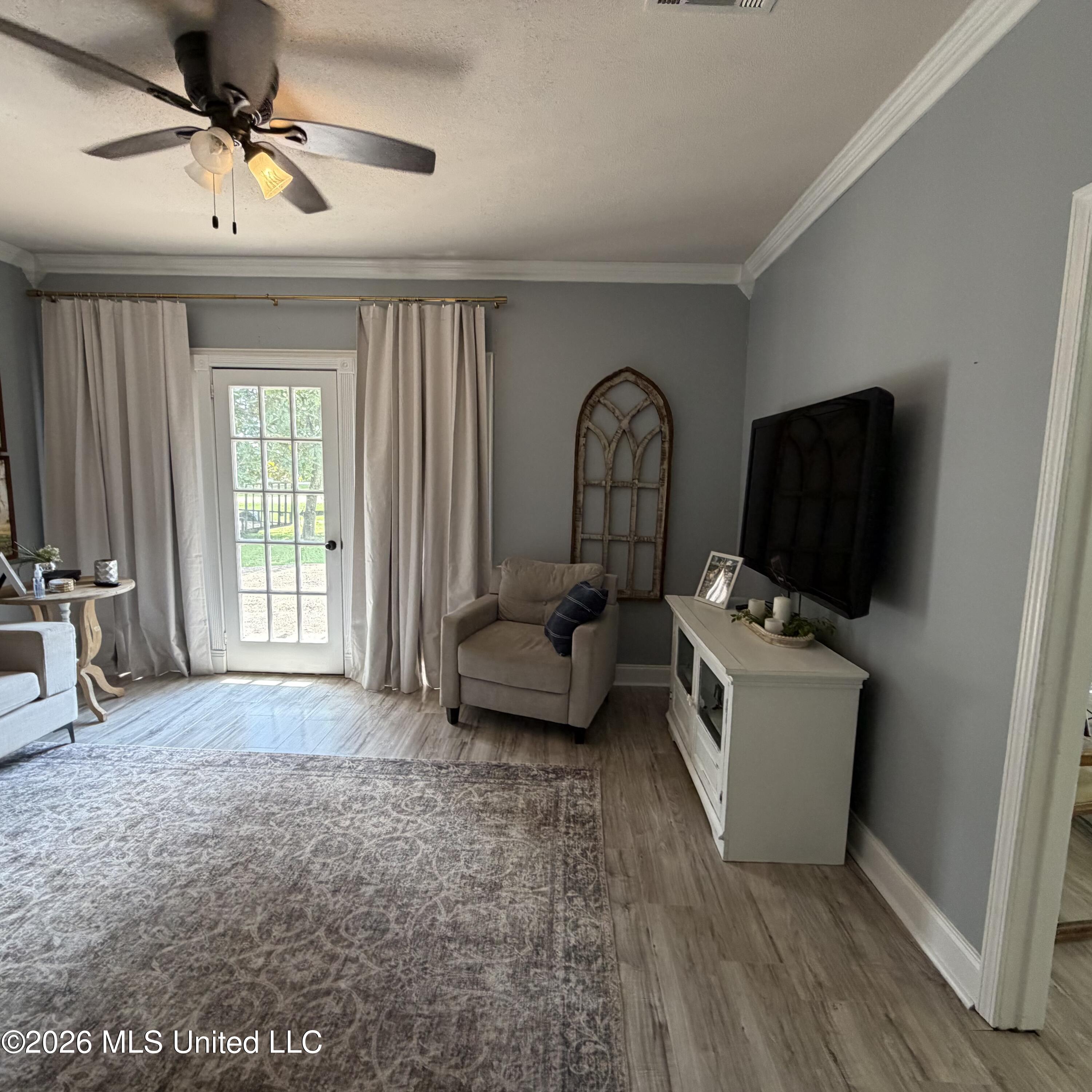201 Poinsettia Drive Property Photo 8