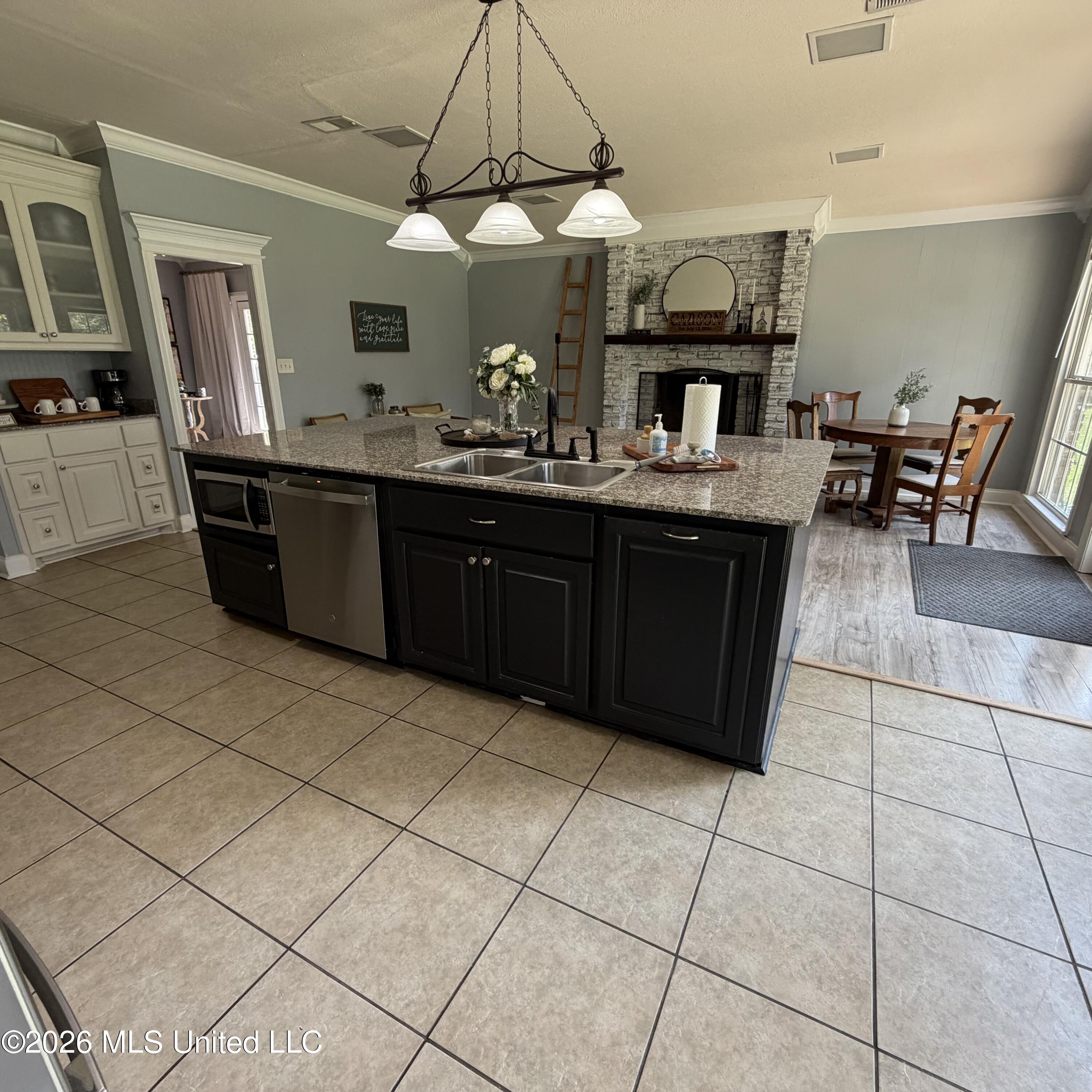 201 Poinsettia Drive Property Photo 12