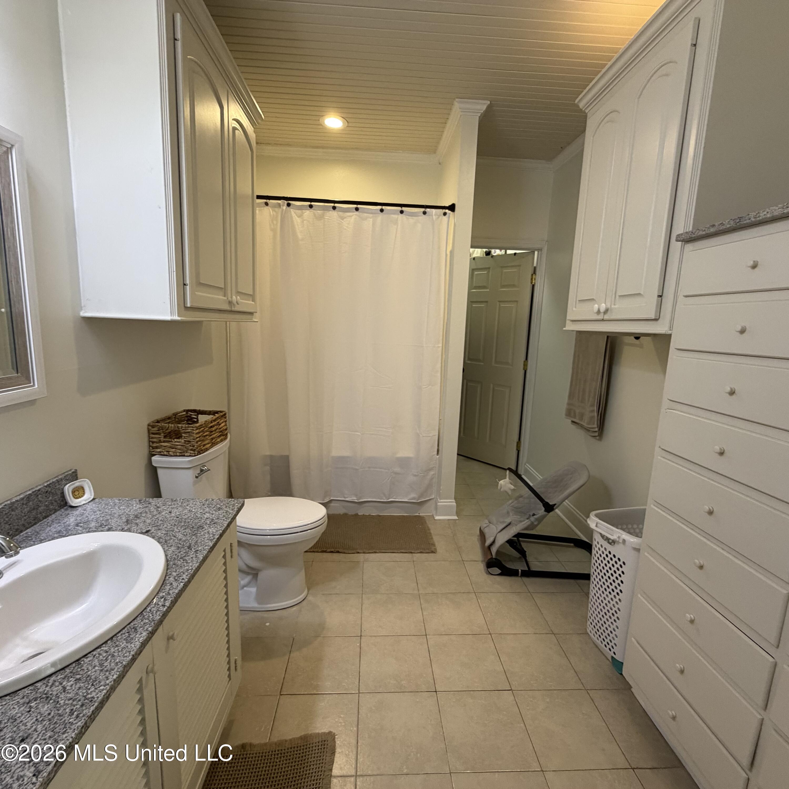201 Poinsettia Drive Property Photo 17