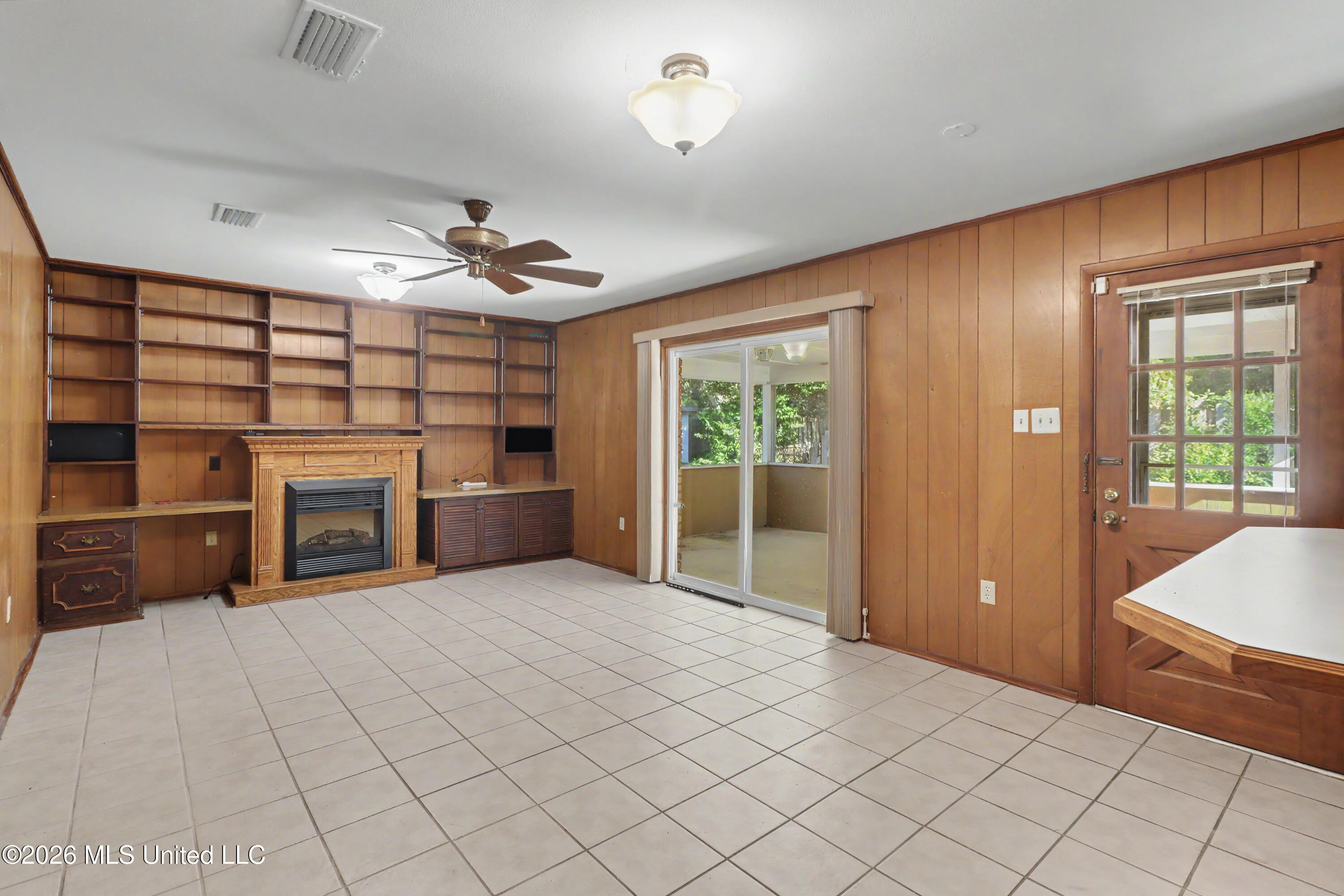 2407 Palmer Drive Property Photo 10