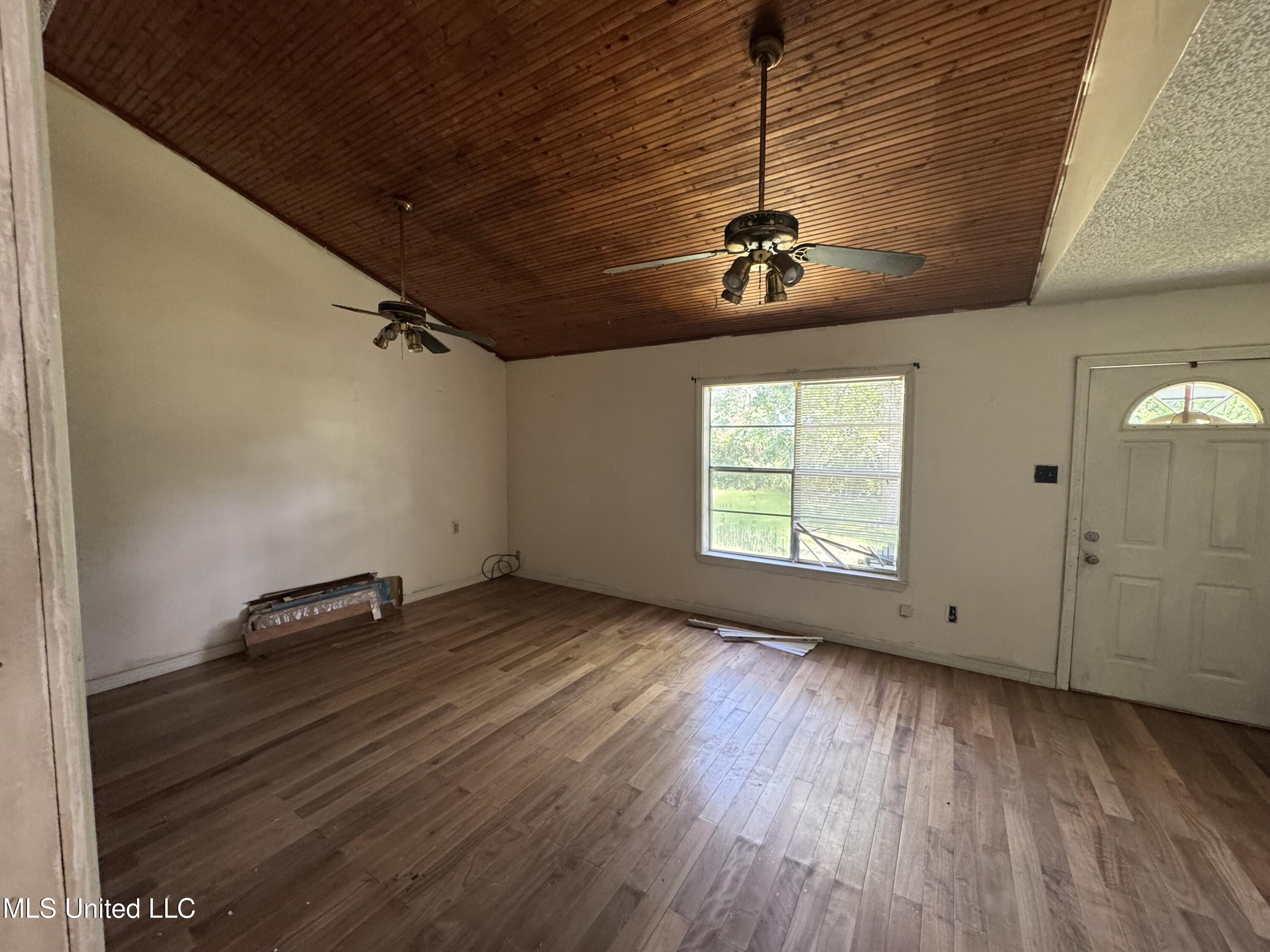 5418 Elder Street Property Photo 4
