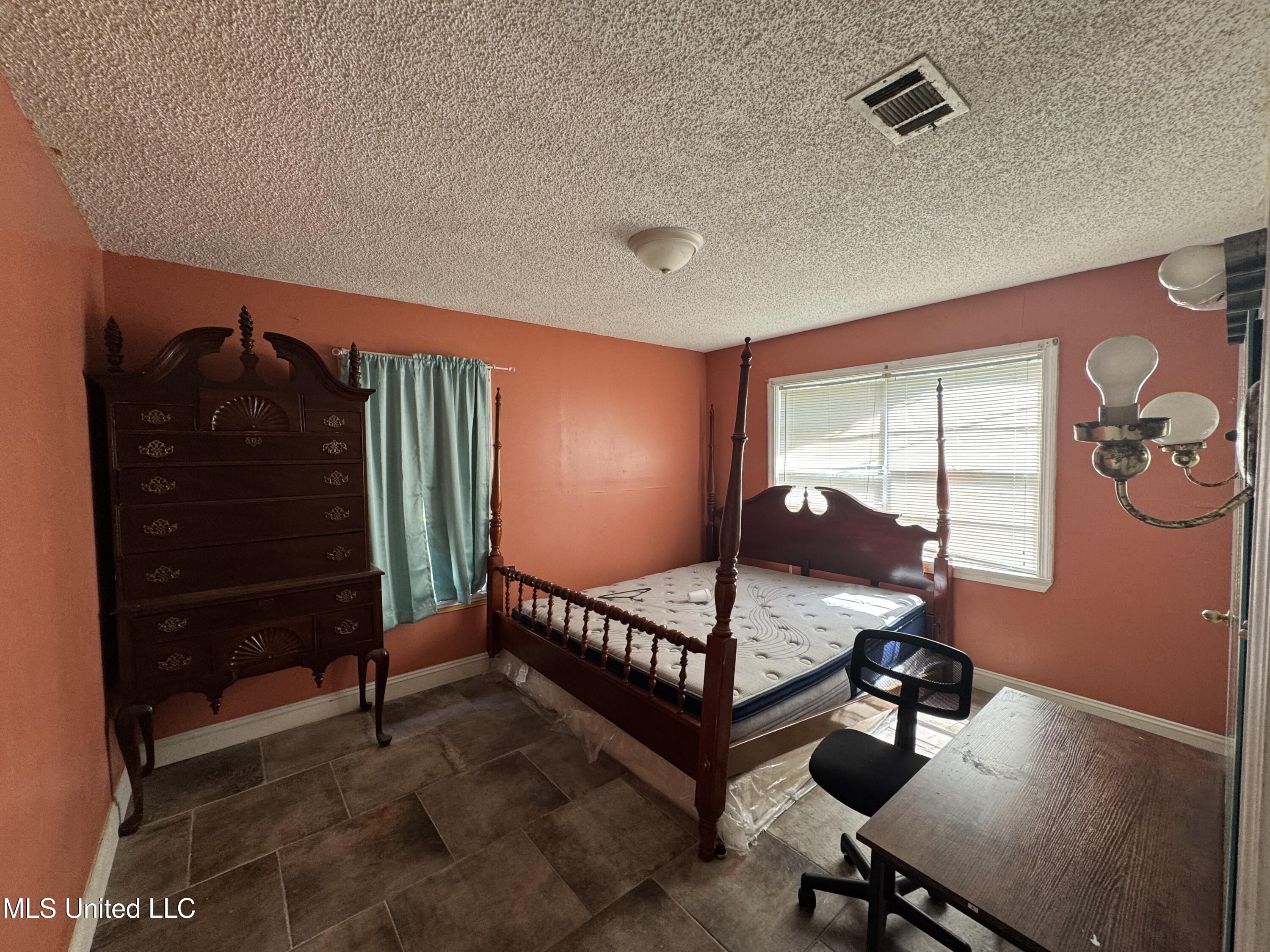 5418 Elder Street Property Photo 7