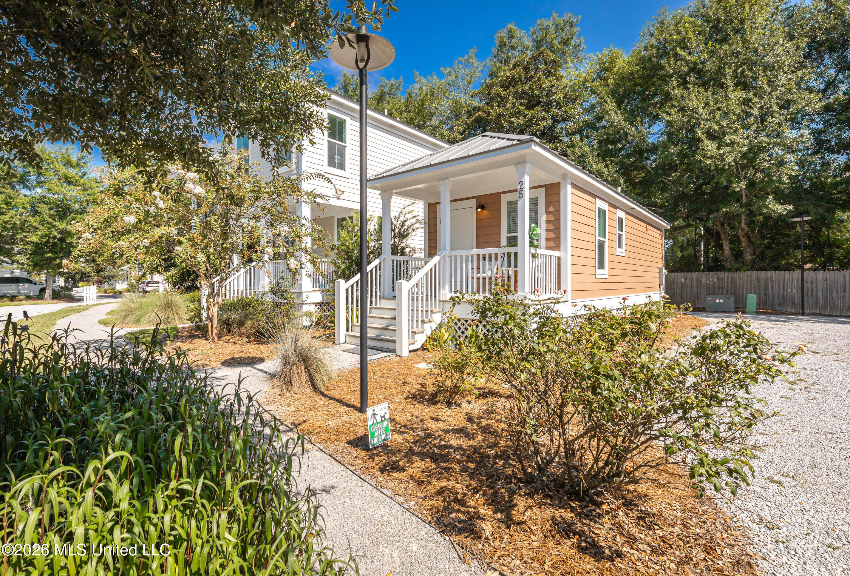 2207 Government Street Property Photo 2