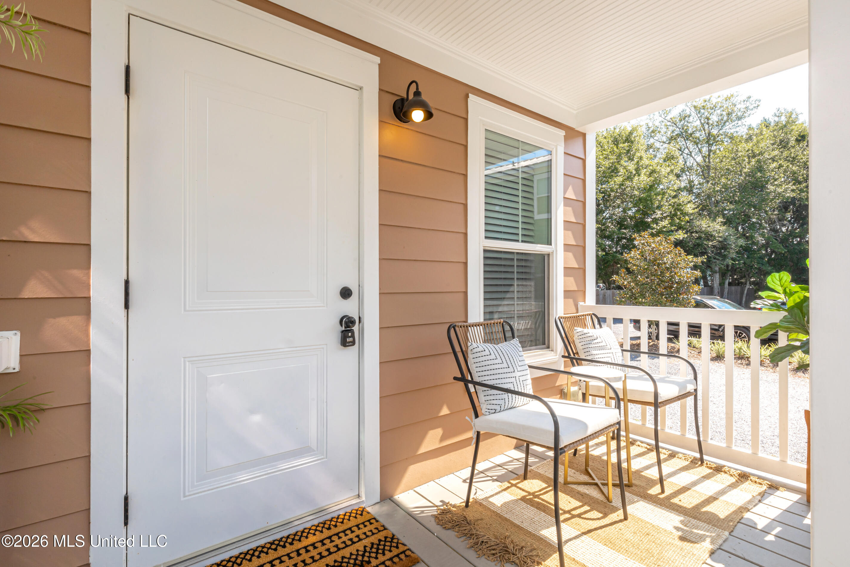 2207 Government Street Property Photo 5