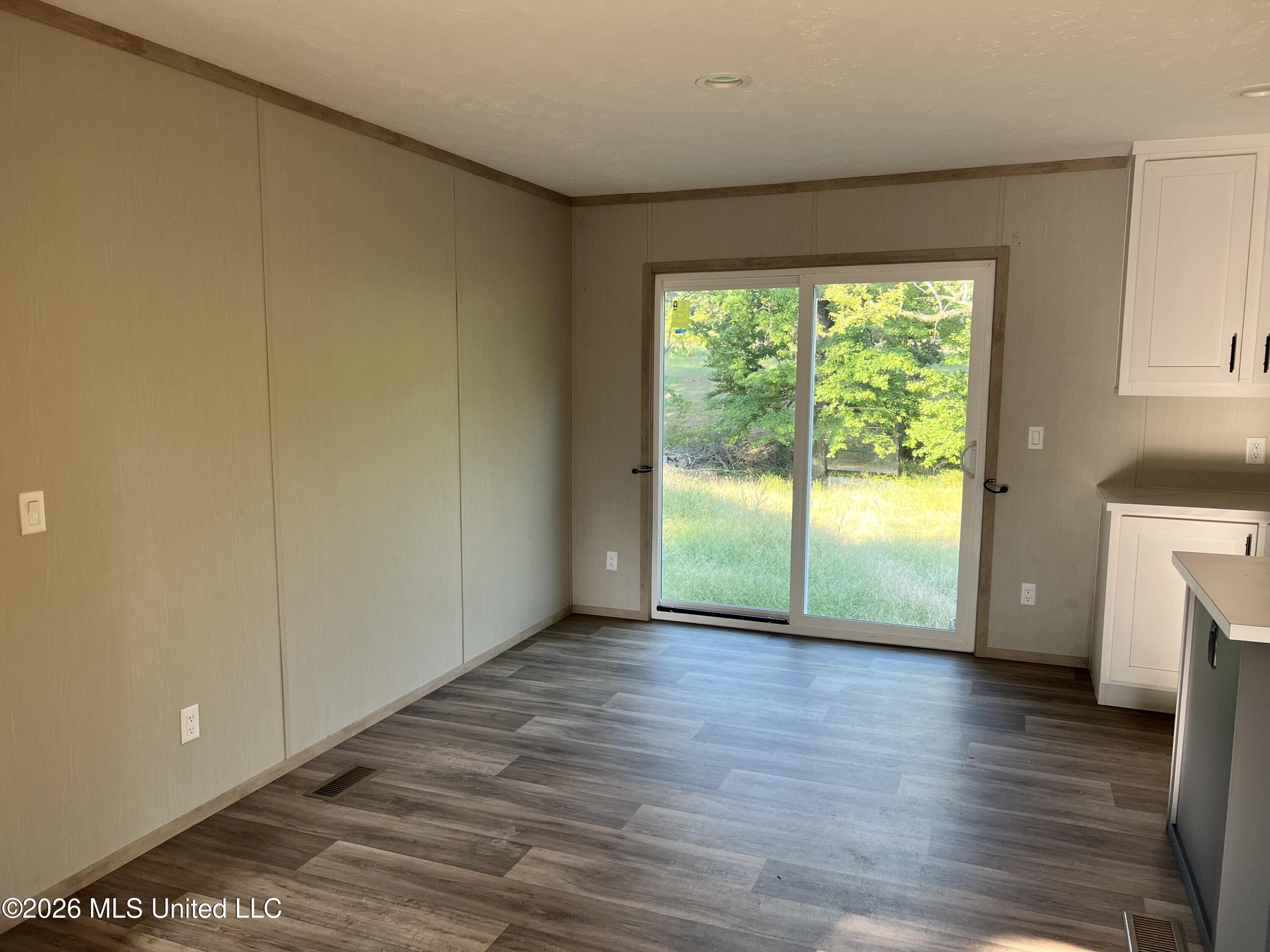 360 Camille Street Property Photo 9