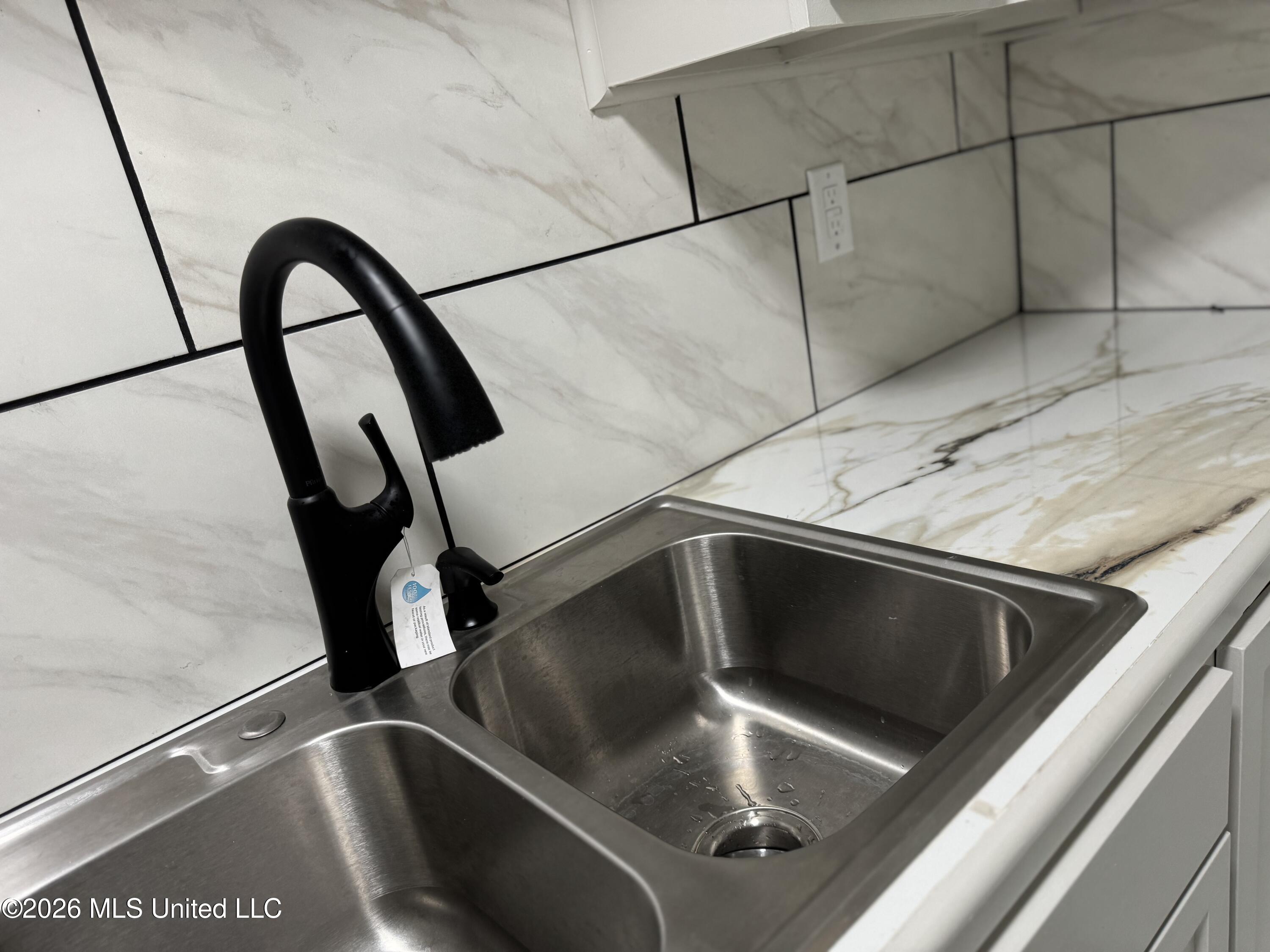 905 8th Street Property Photo 17