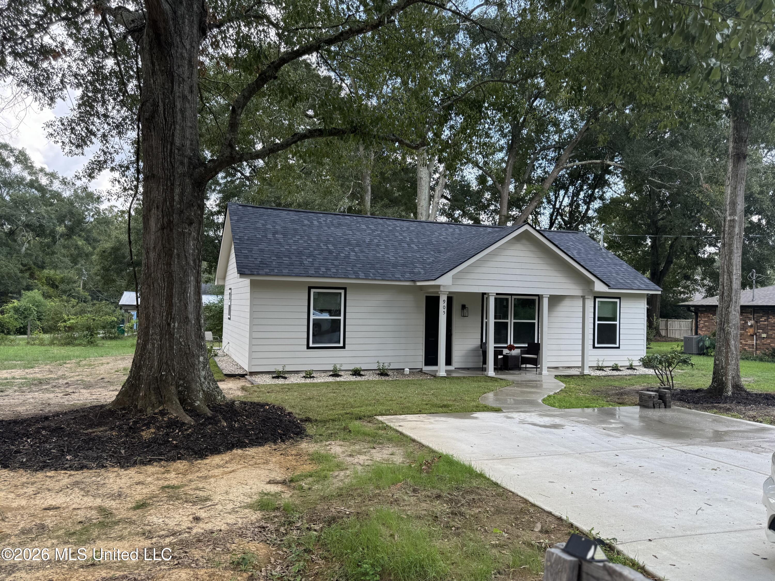 905 8th Street Property Photo 18