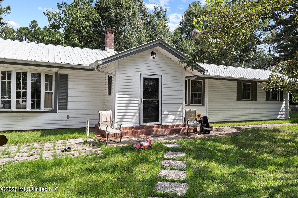 345 Balmoral Road Property Photo 2
