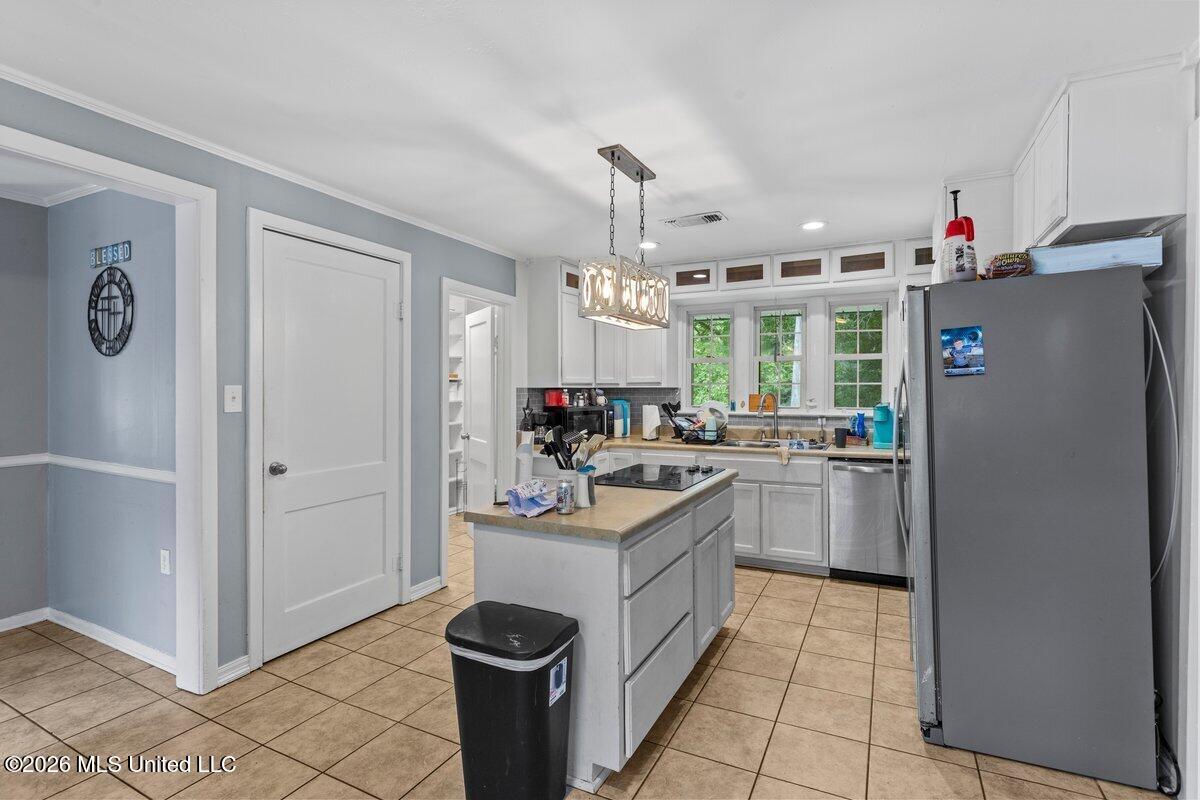 345 Balmoral Road Property Photo 4
