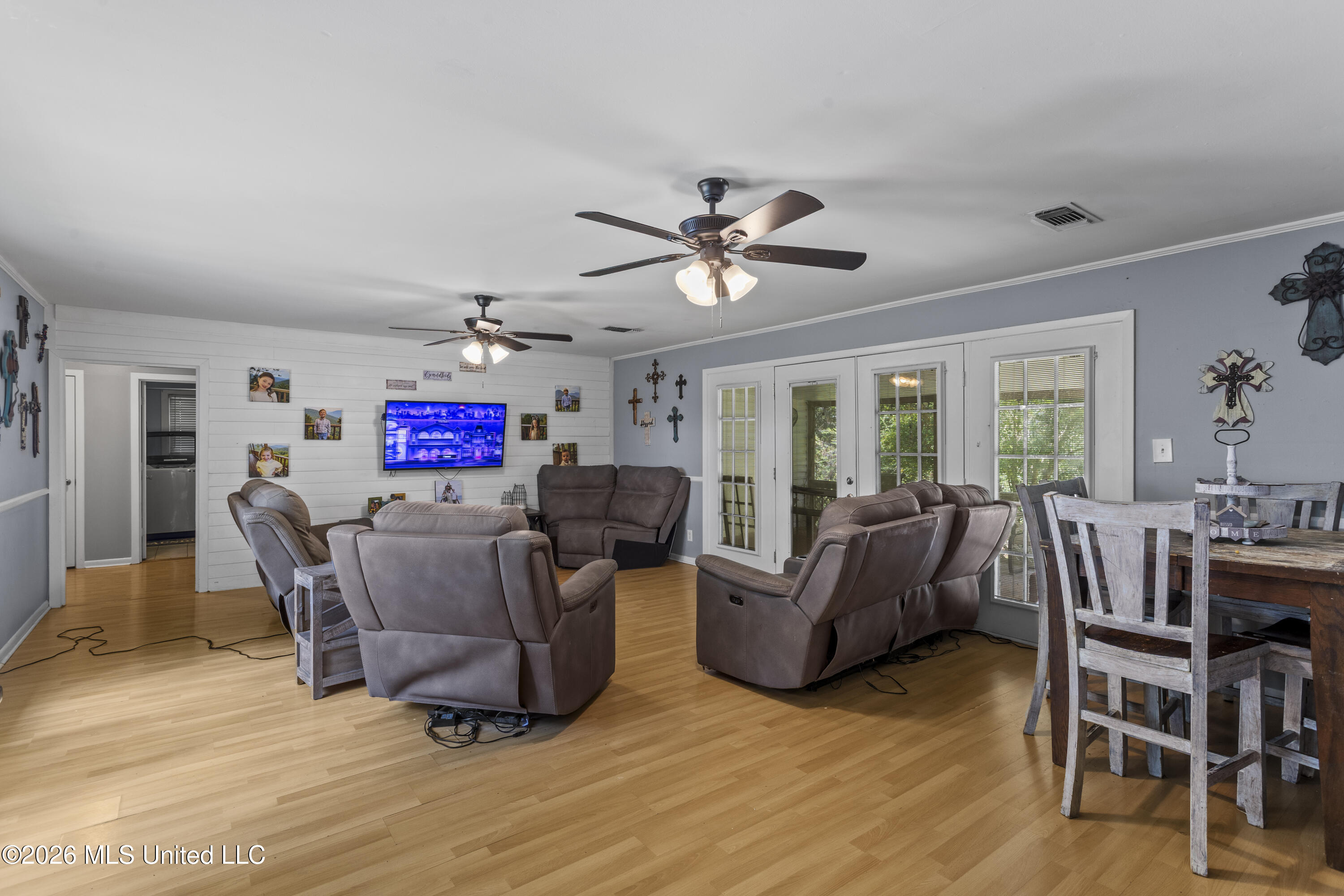 345 Balmoral Road Property Photo 23