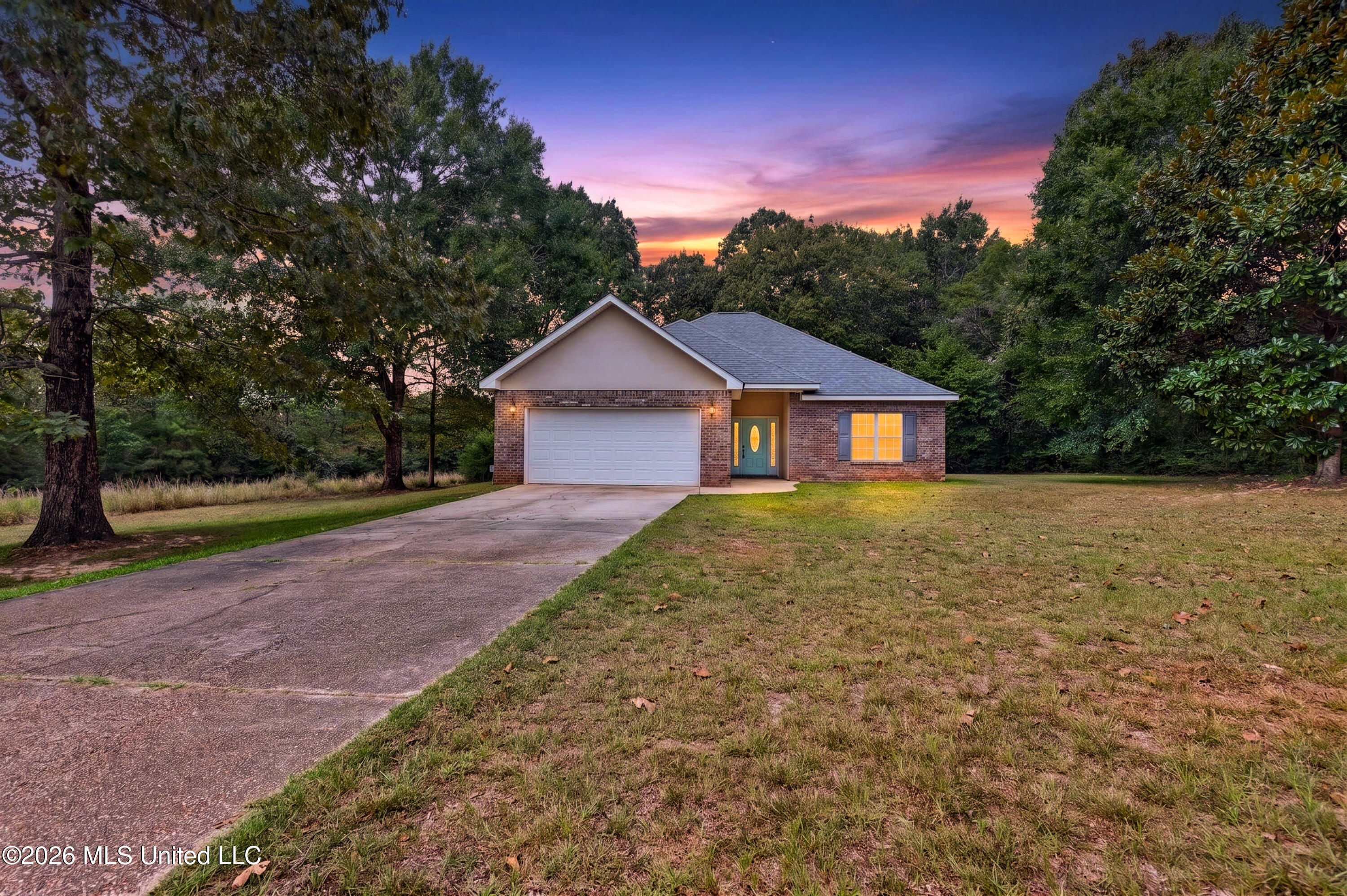 1914 Woodland Drive Property Photo 2