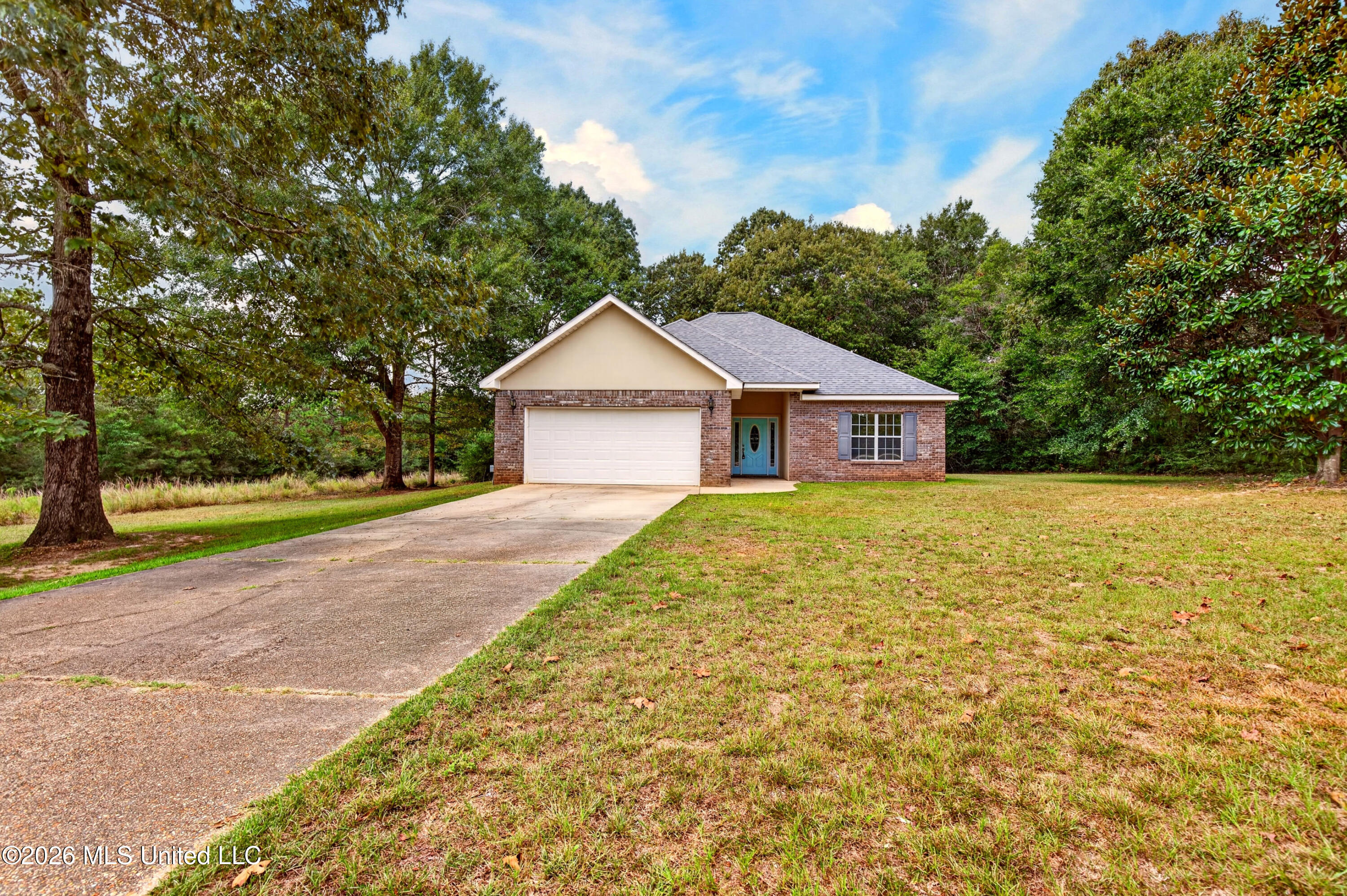 1914 Woodland Drive Property Photo 3