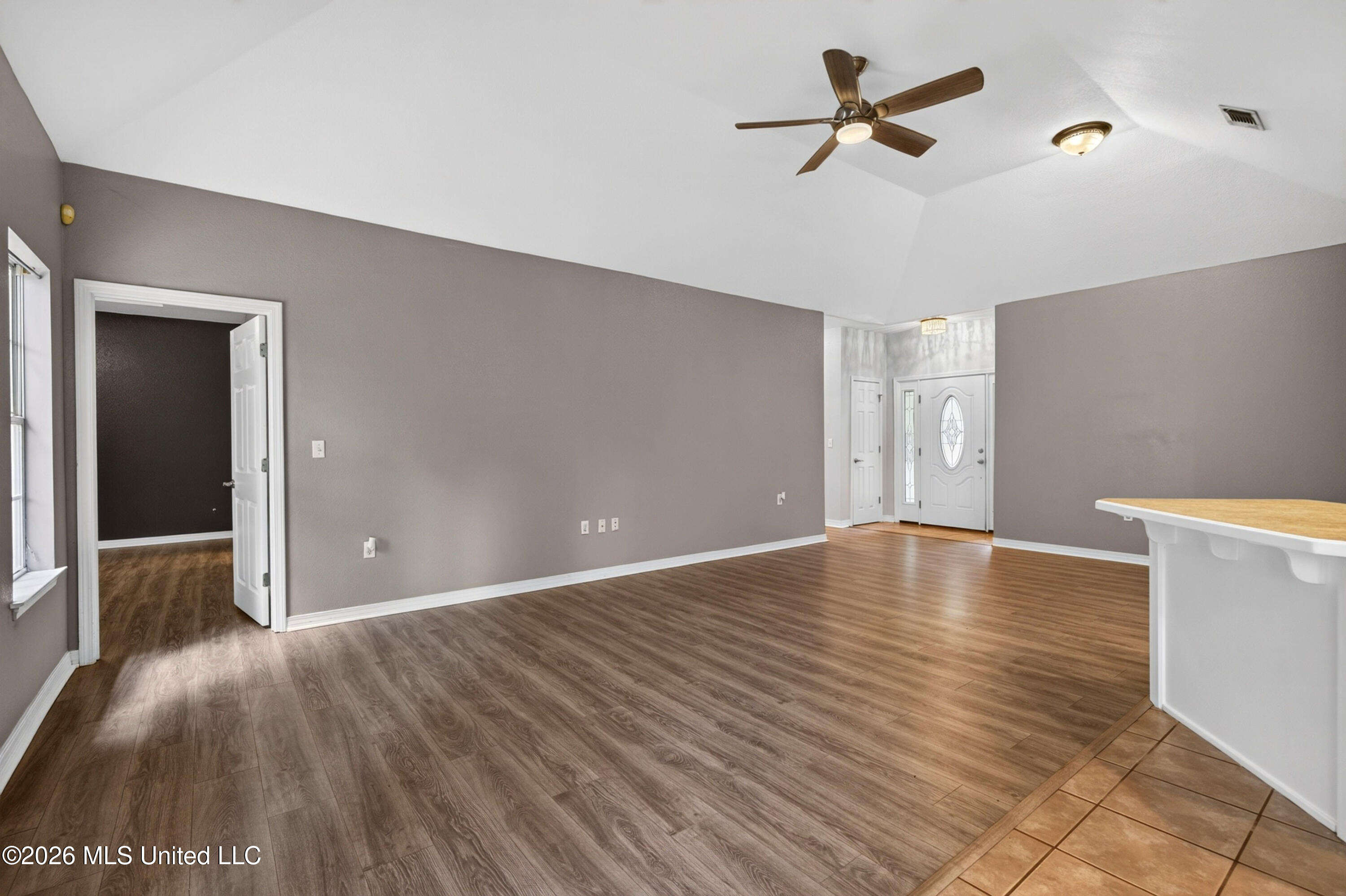 1914 Woodland Drive Property Photo 8