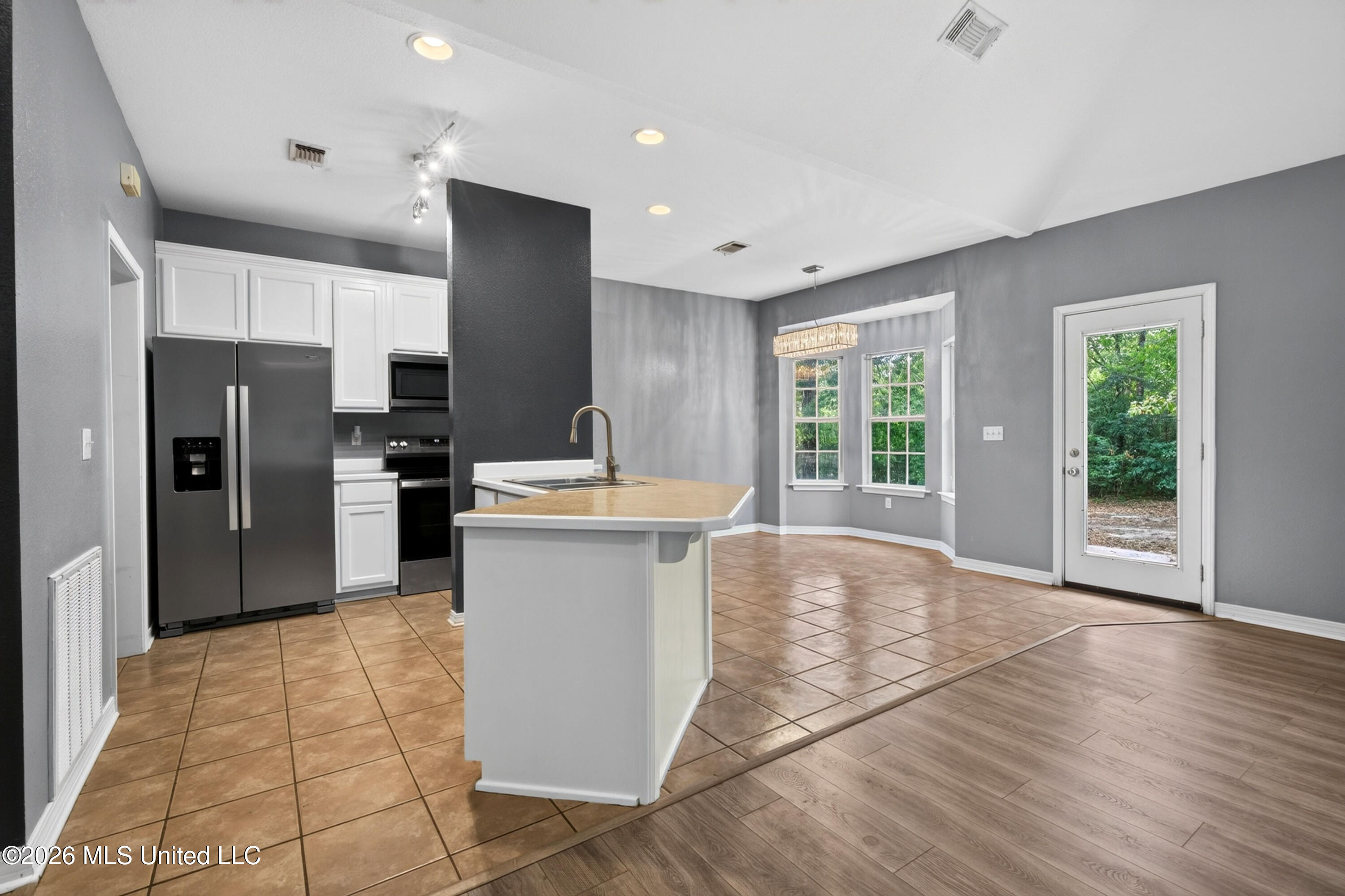 1914 Woodland Drive Property Photo 11
