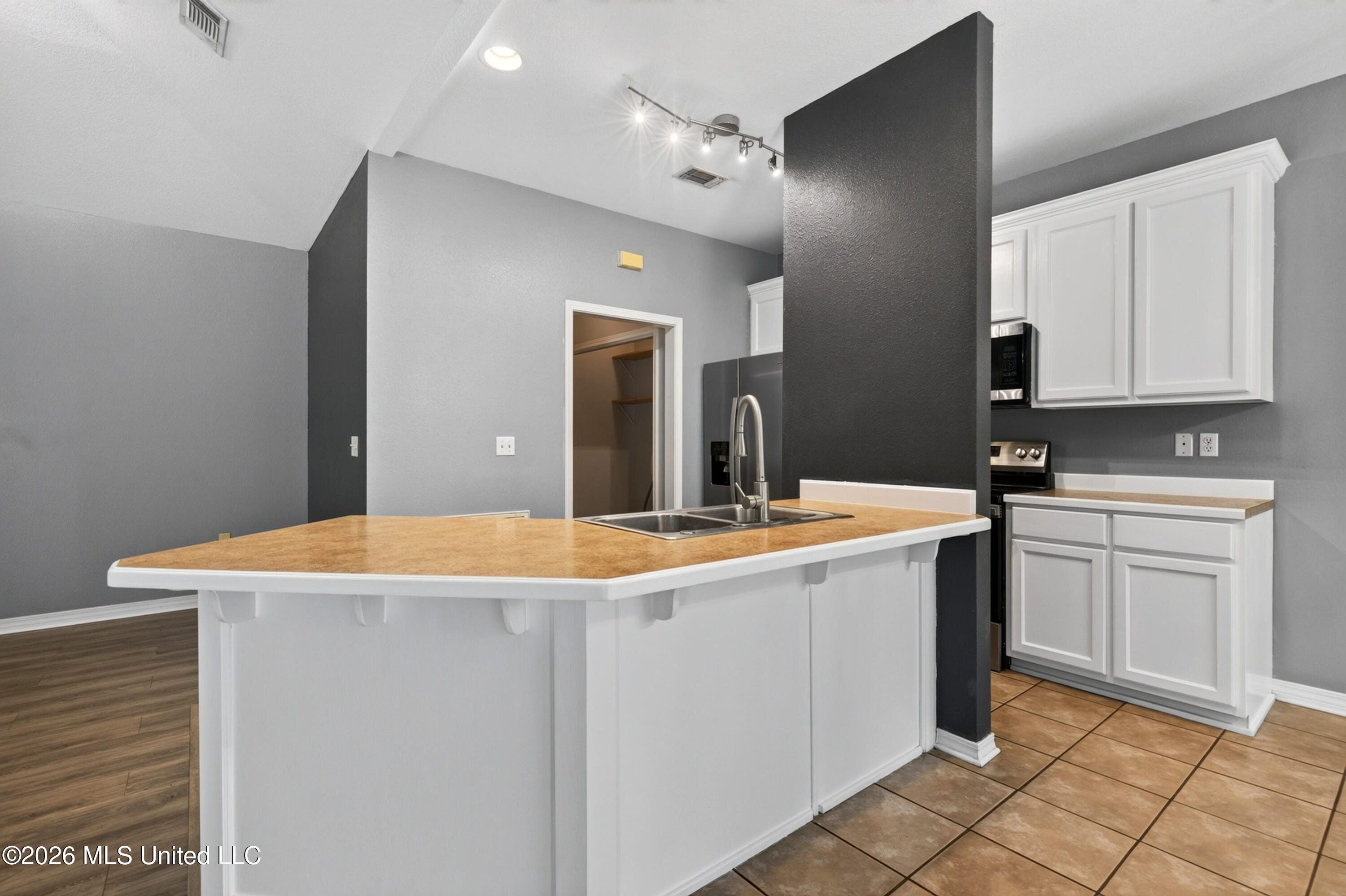 1914 Woodland Drive Property Photo 12