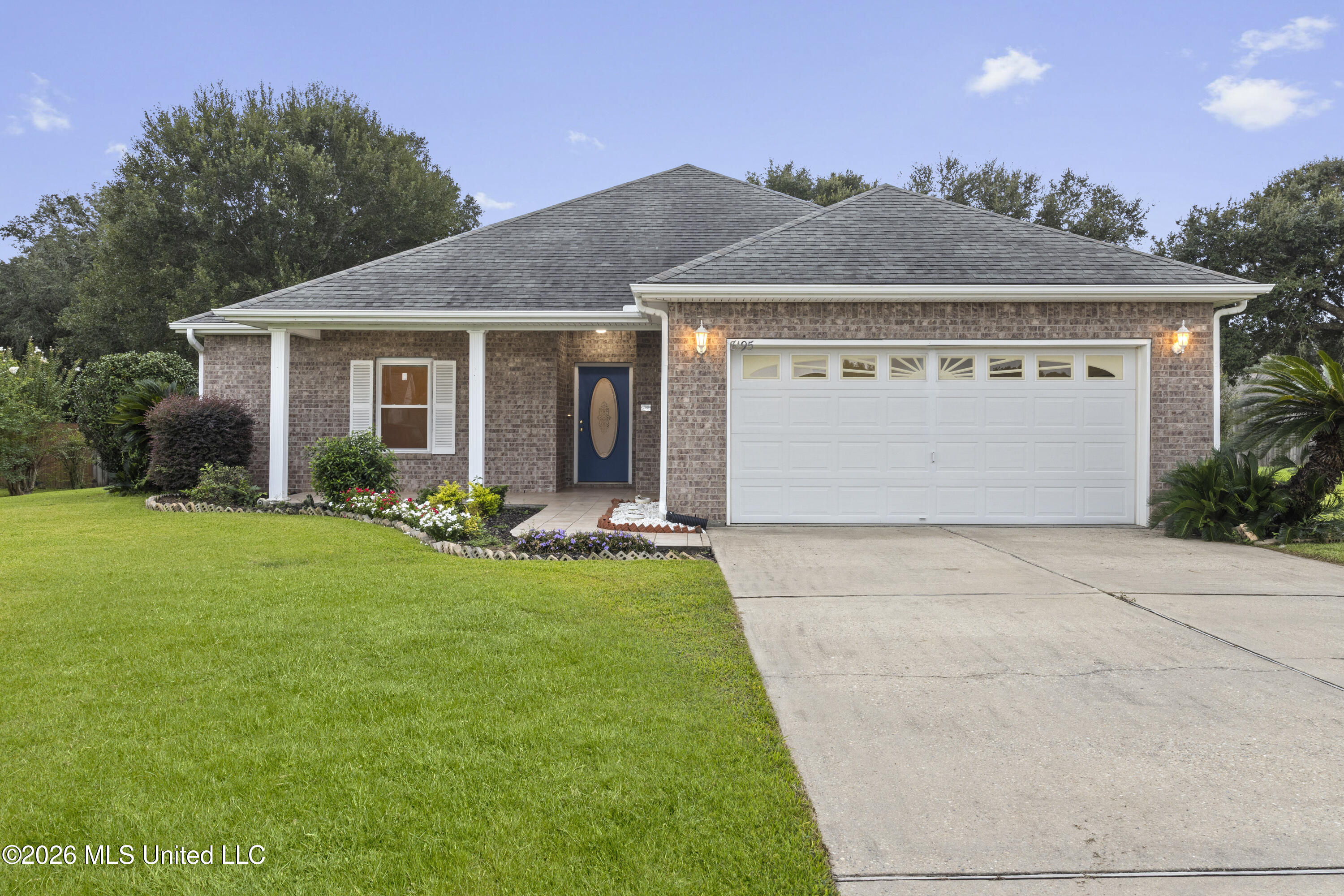 8195 Curry Road Property Photo 1