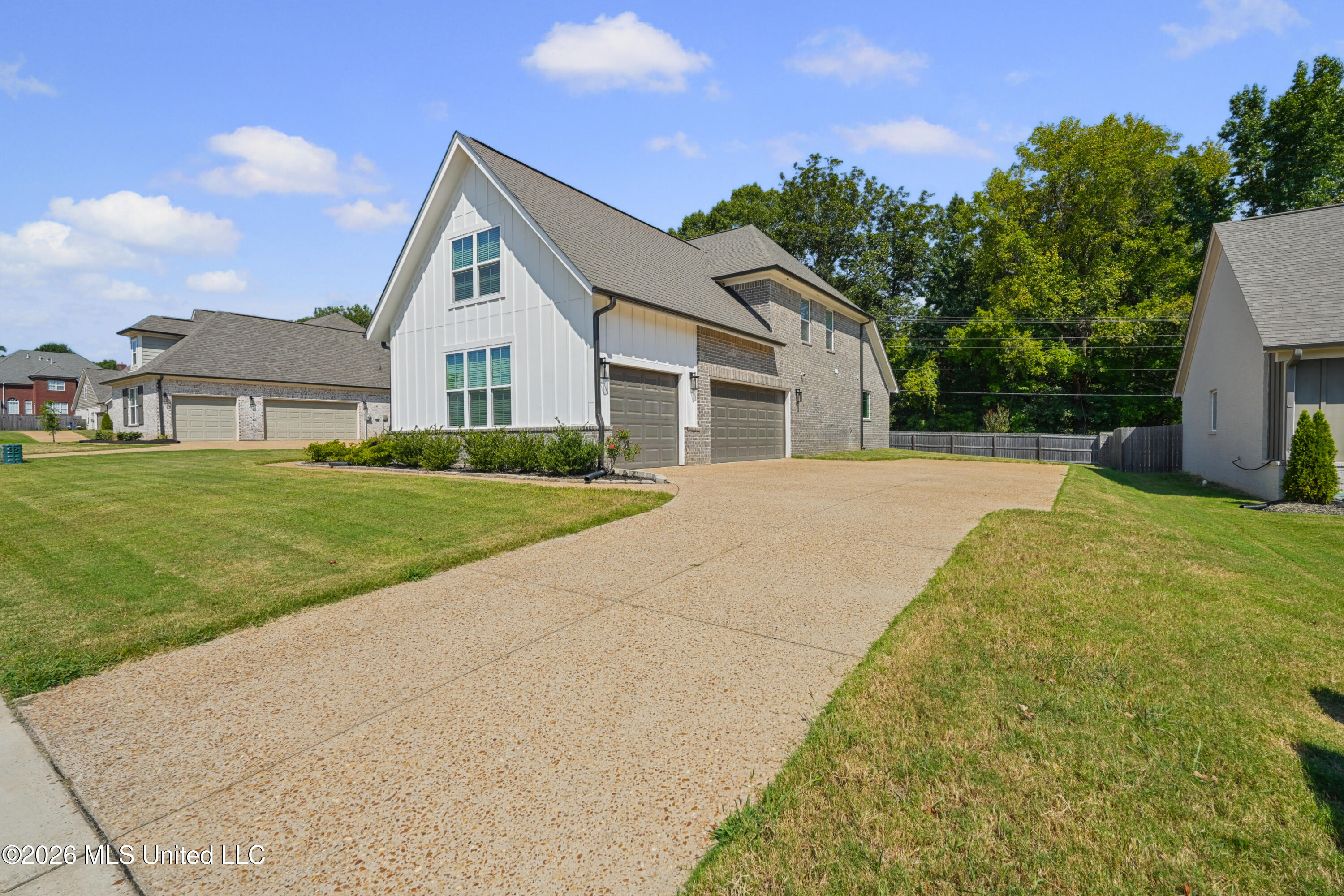 6934 Sunrise Loop Property Photo 4
