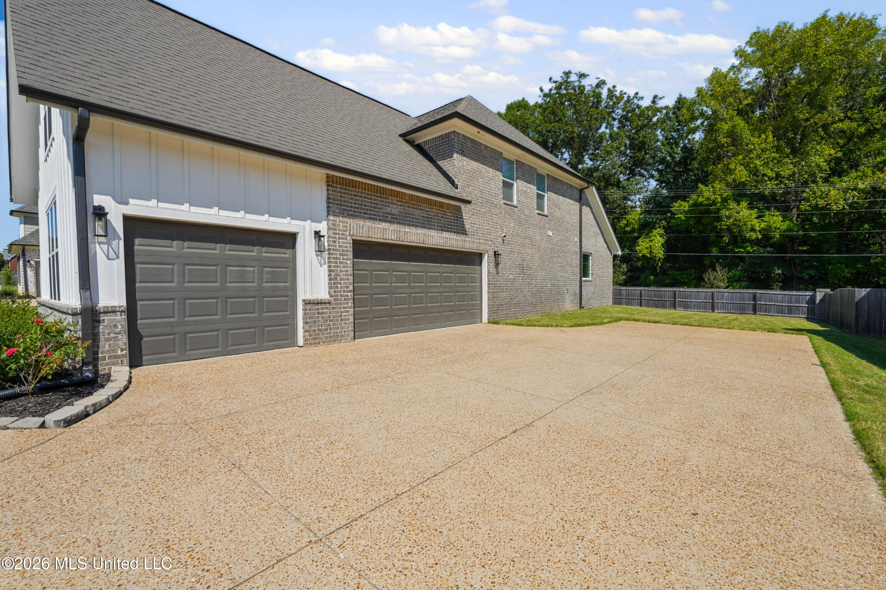 6934 Sunrise Loop Property Photo 5