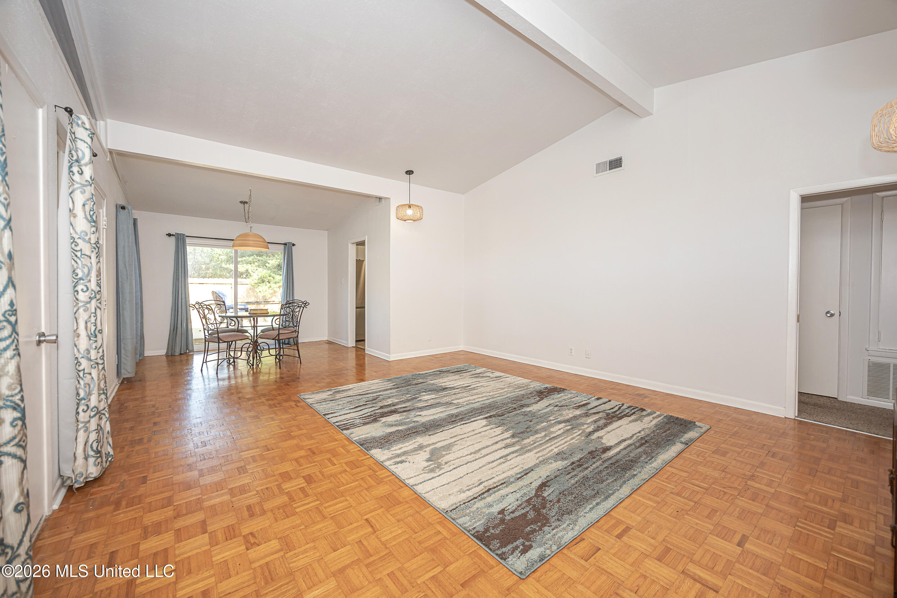 2515 Englewood Road Property Photo 16