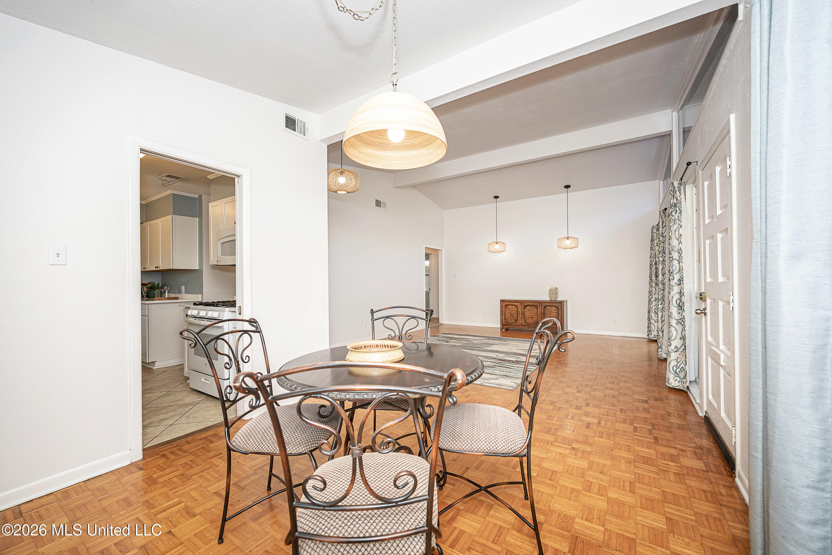 2515 Englewood Road Property Photo 17
