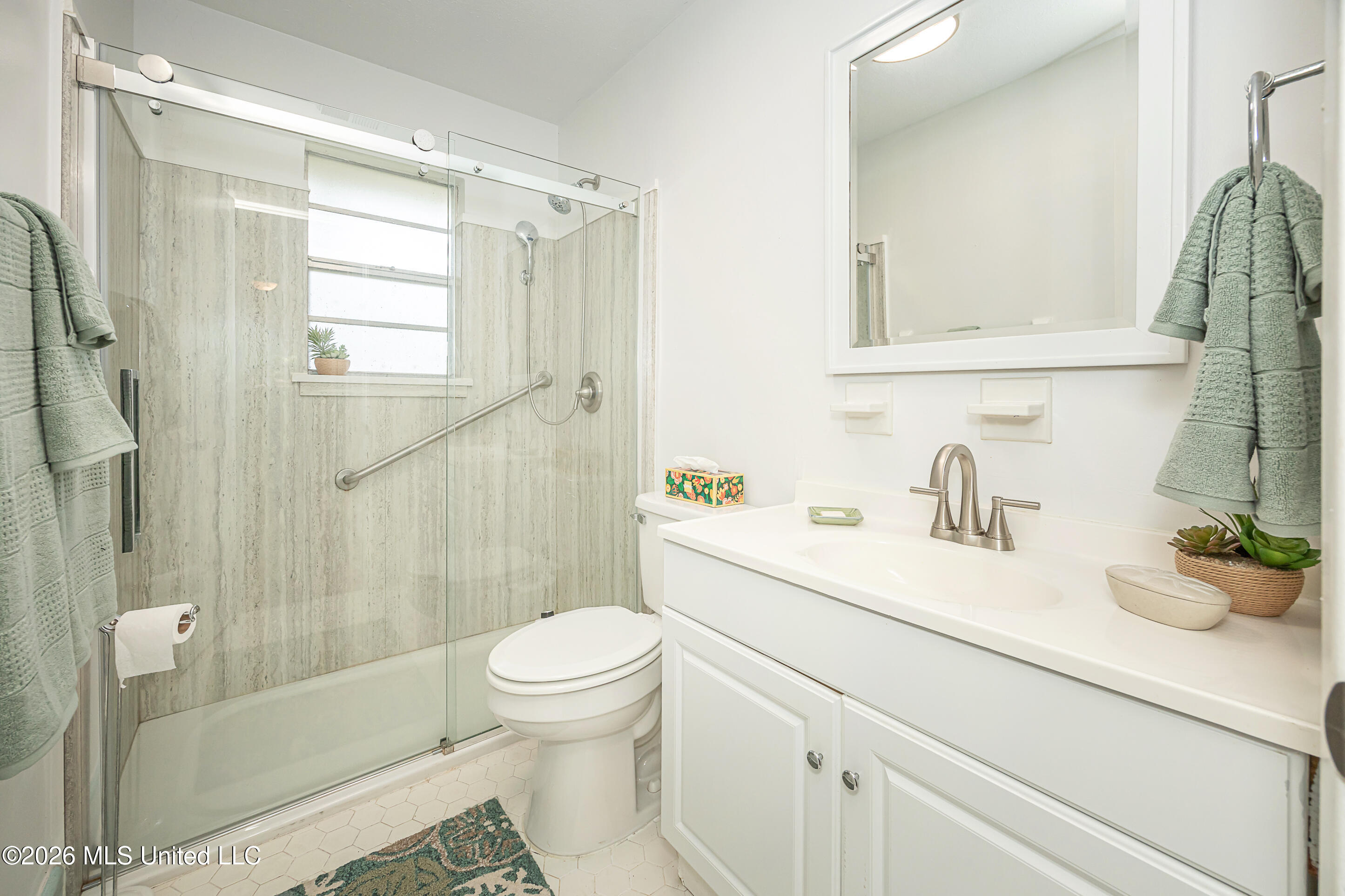 2515 Englewood Road Property Photo 32