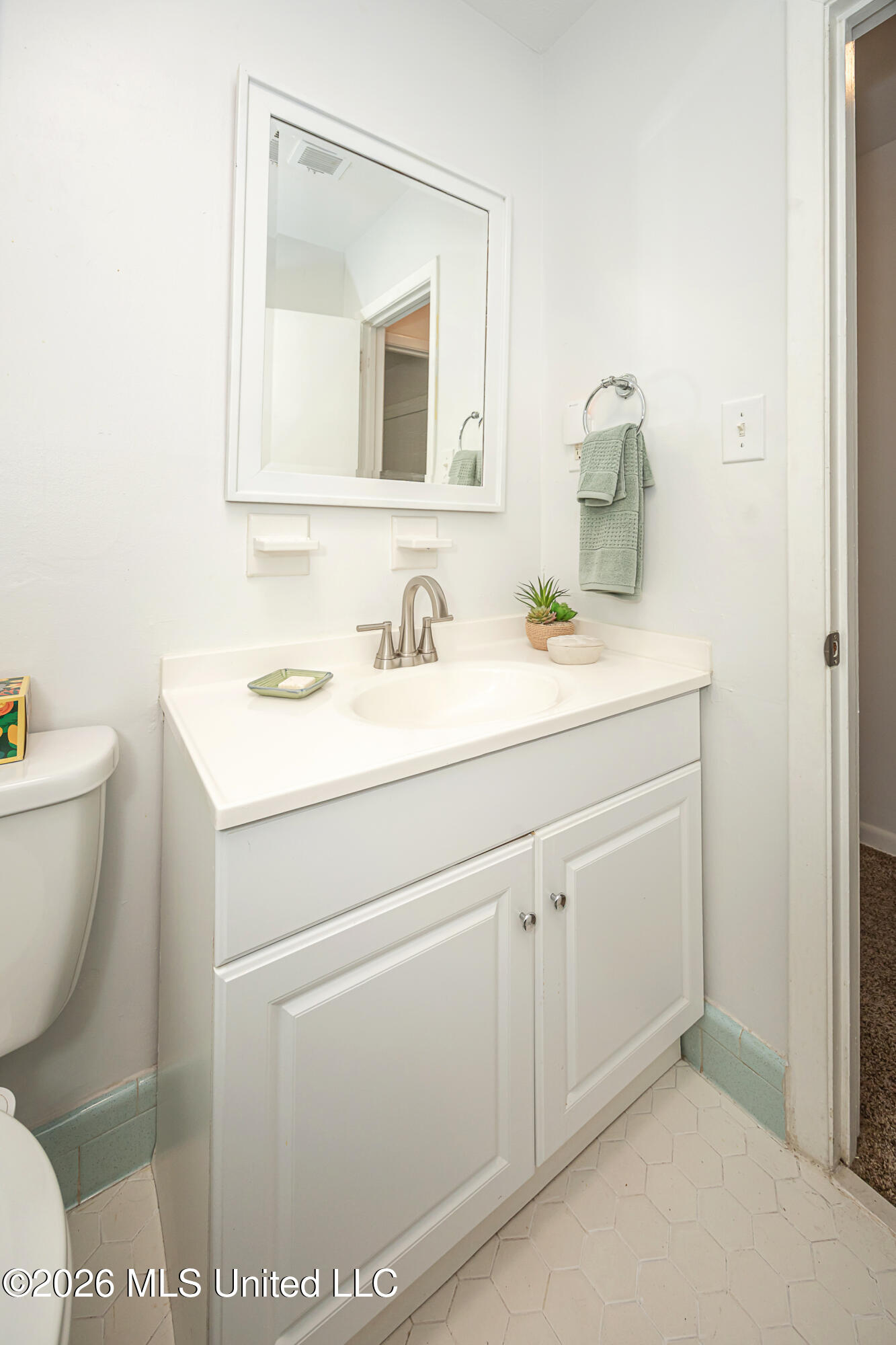 2515 Englewood Road Property Photo 33