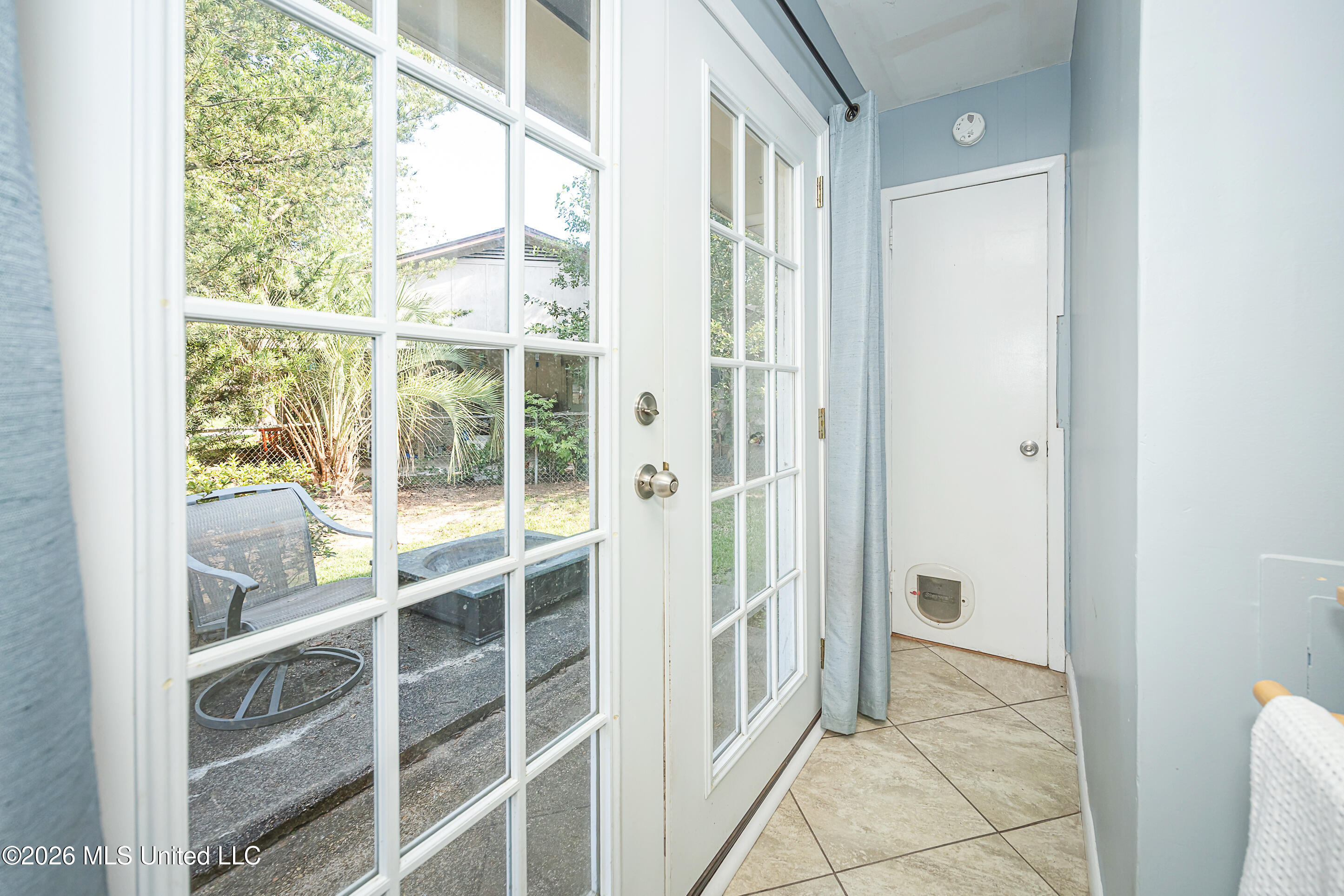 2515 Englewood Road Property Photo 37