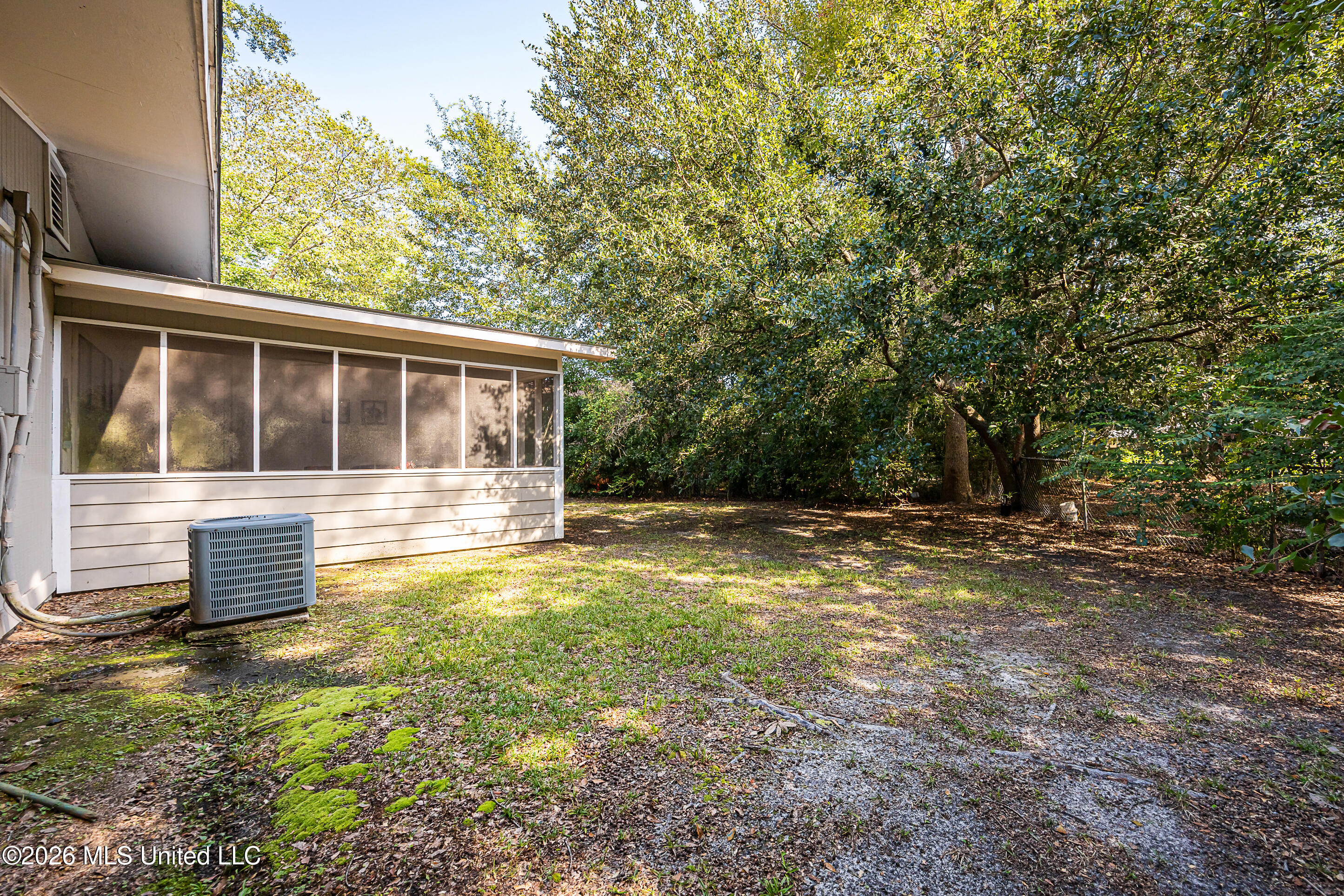 2515 Englewood Road Property Photo 43