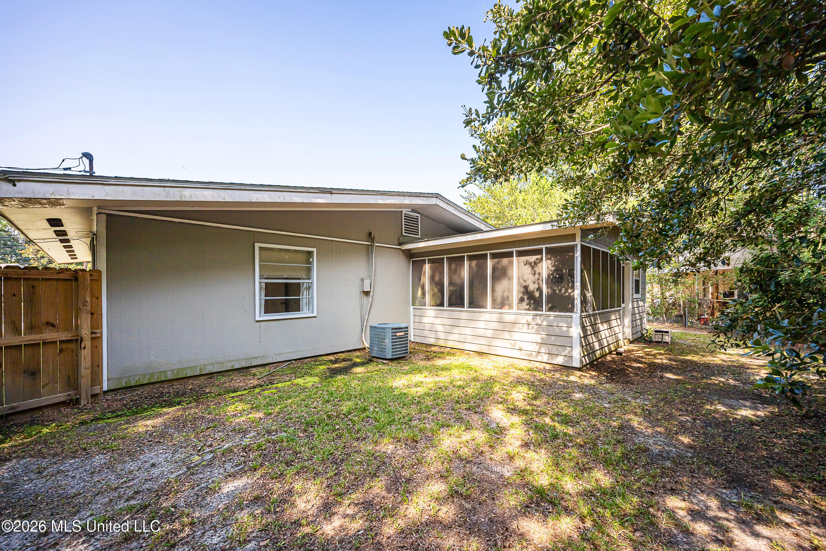 2515 Englewood Road Property Photo 44
