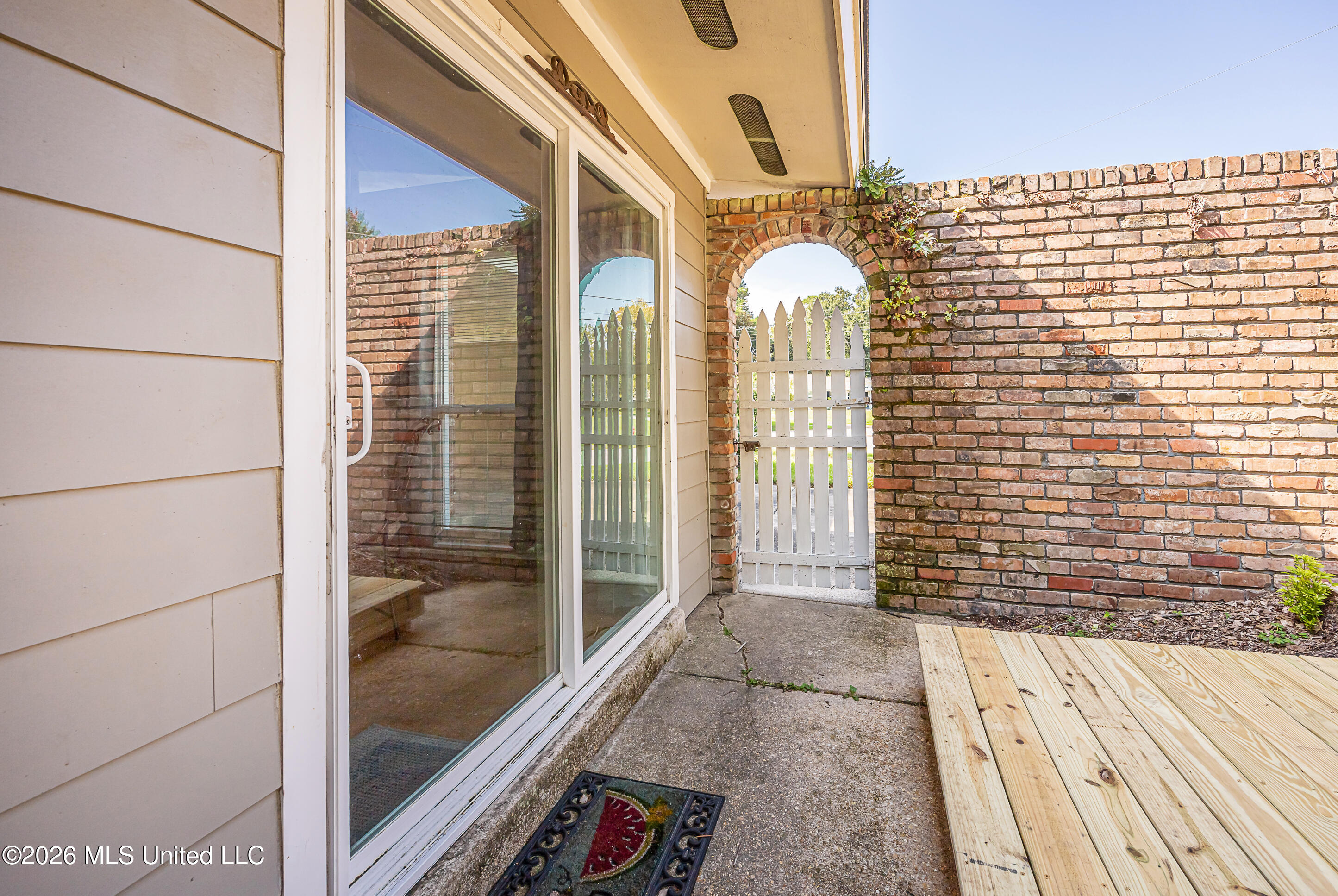 2515 Englewood Road Property Photo 47