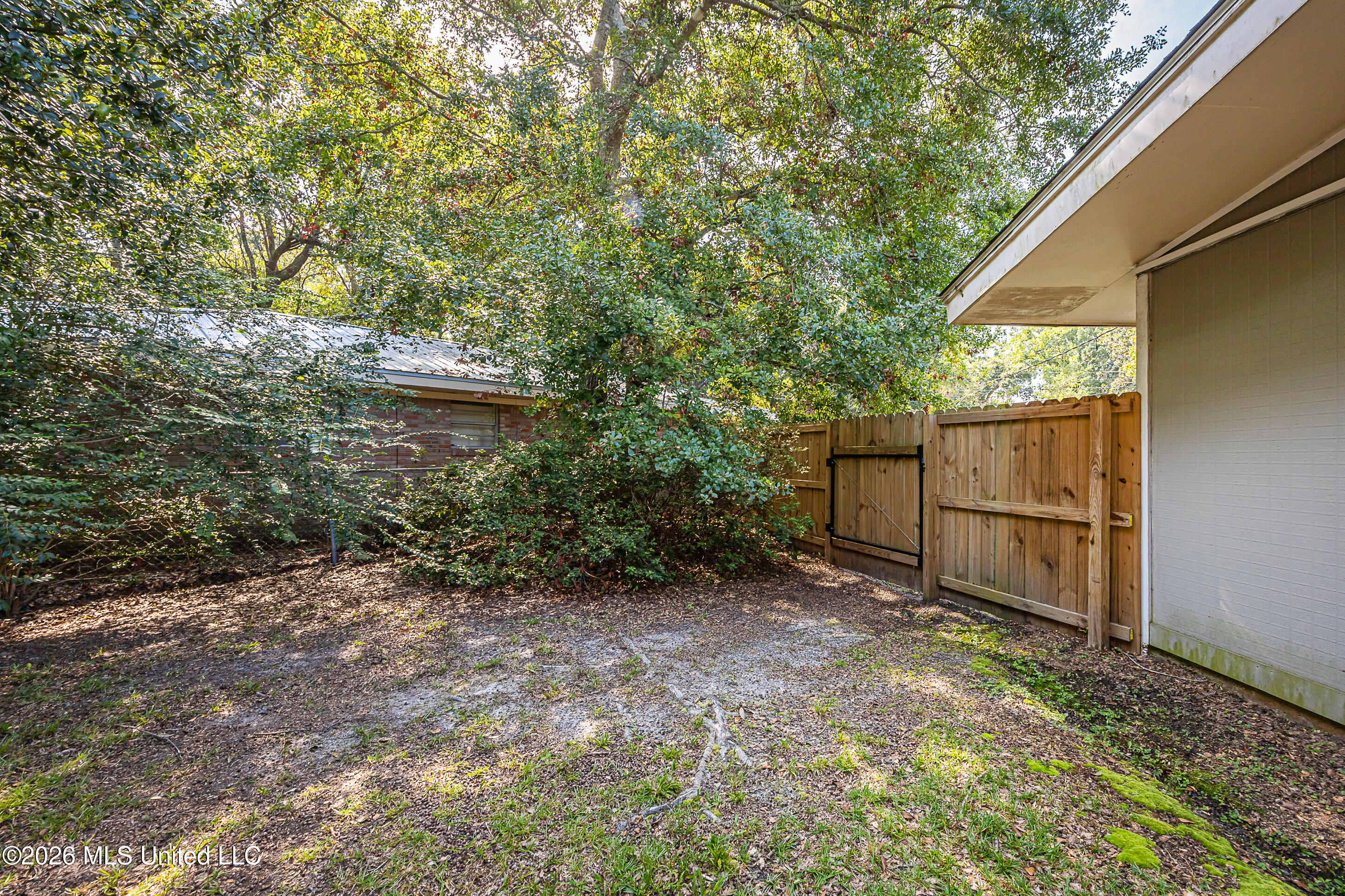 2515 Englewood Road Property Photo 50