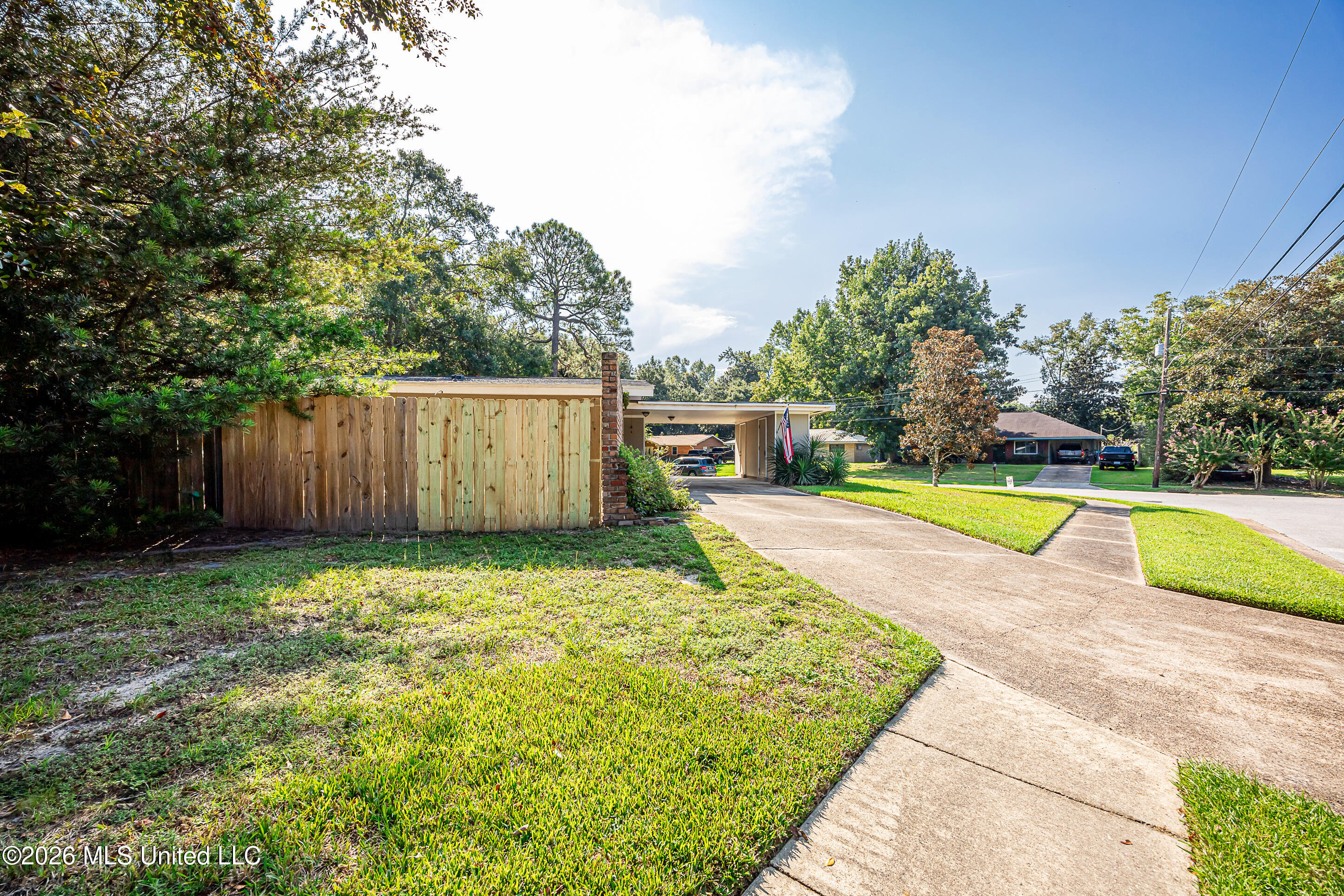 2515 Englewood Road Property Photo 53
