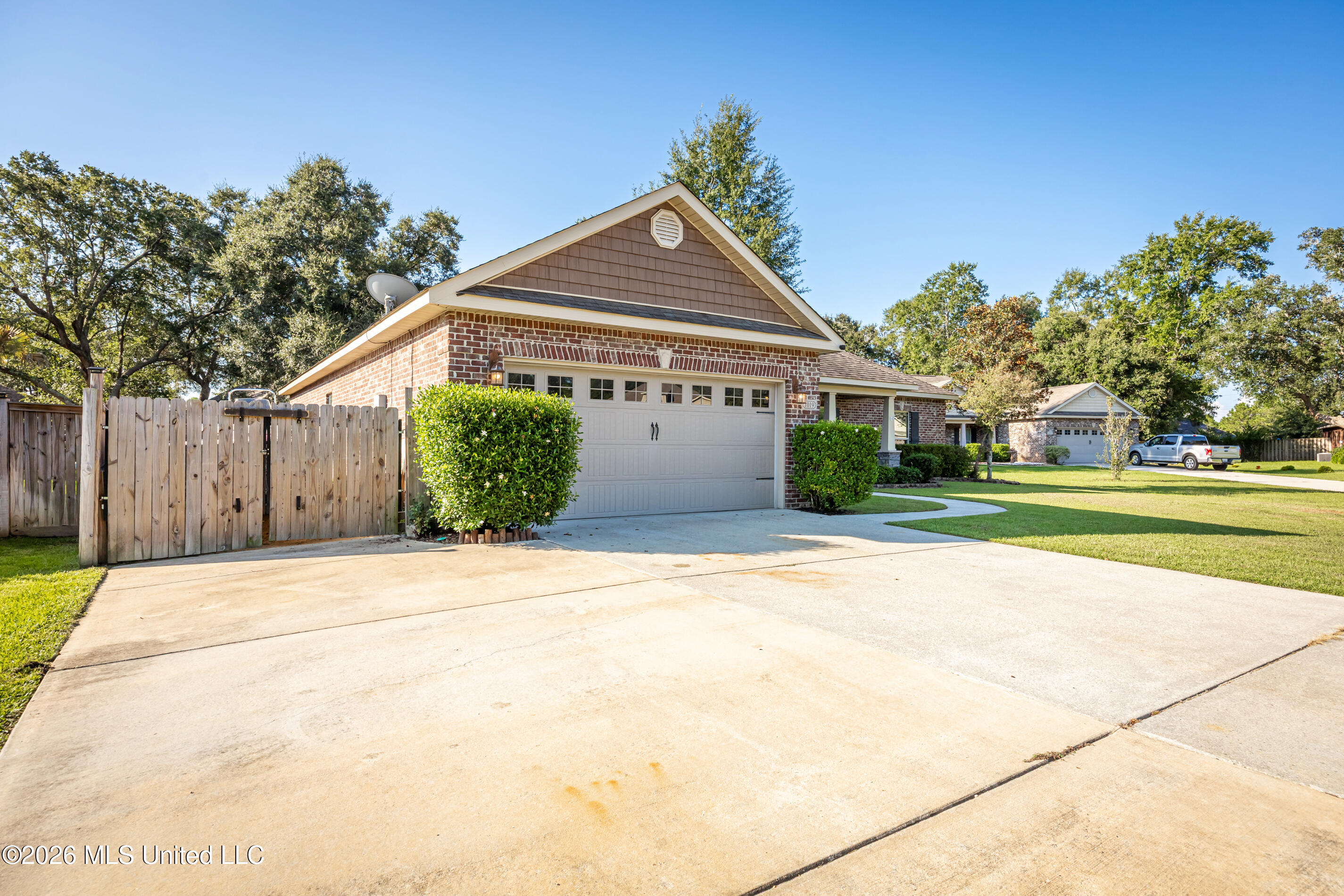 1019 Cardinal Cove Property Photo 3
