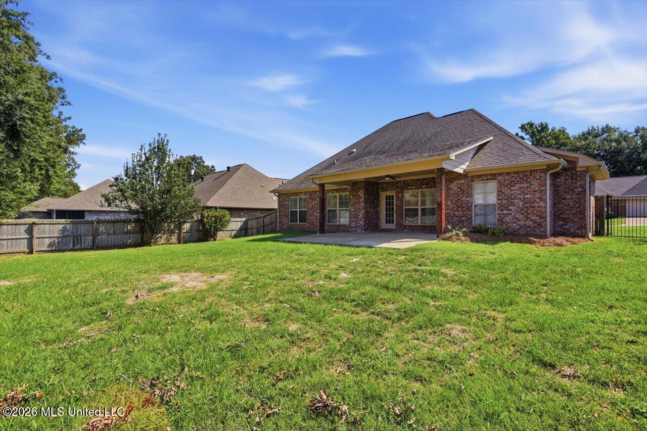 121 Remington Cove Property Photo 25