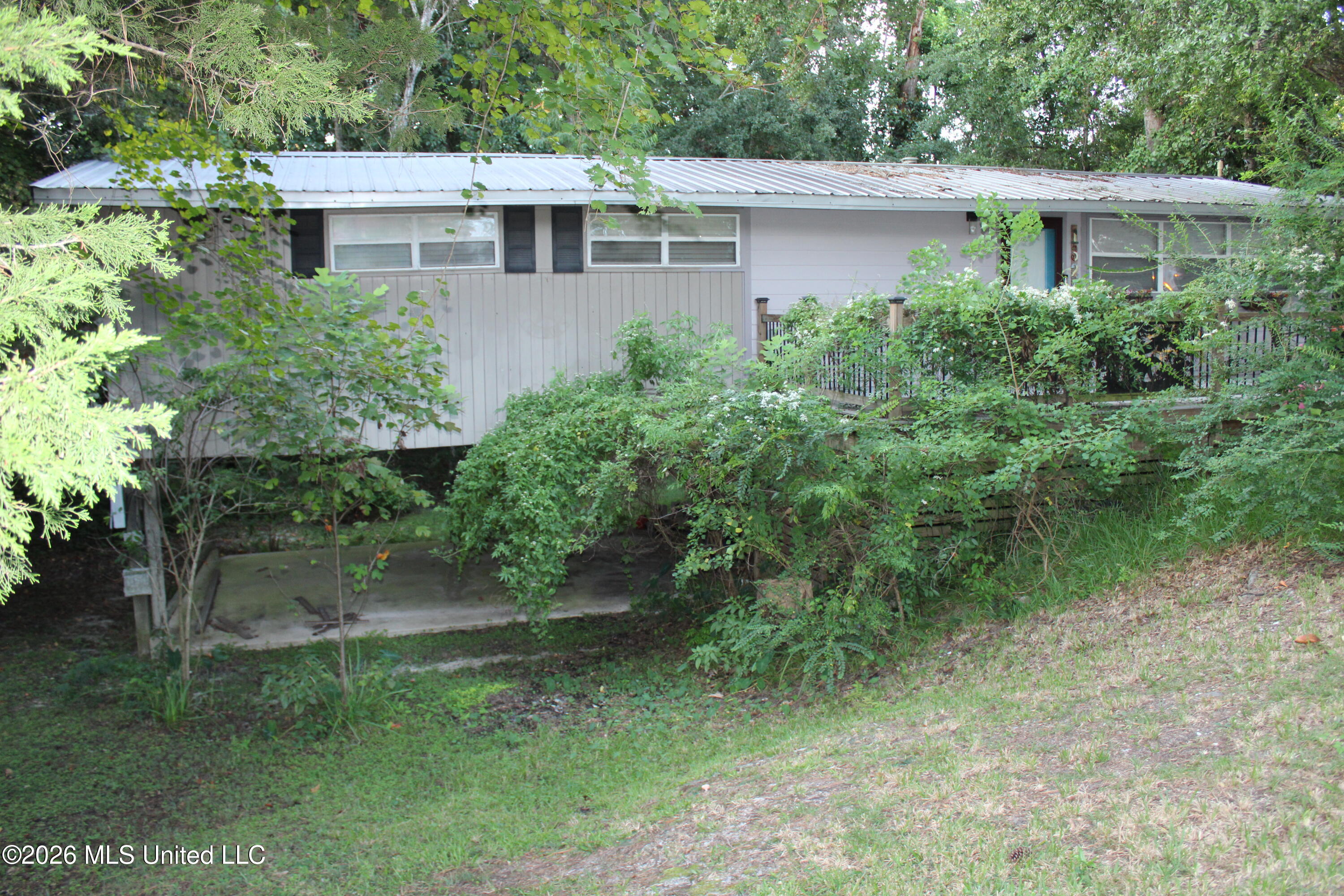 1325 Iberville Drive Property Photo 9