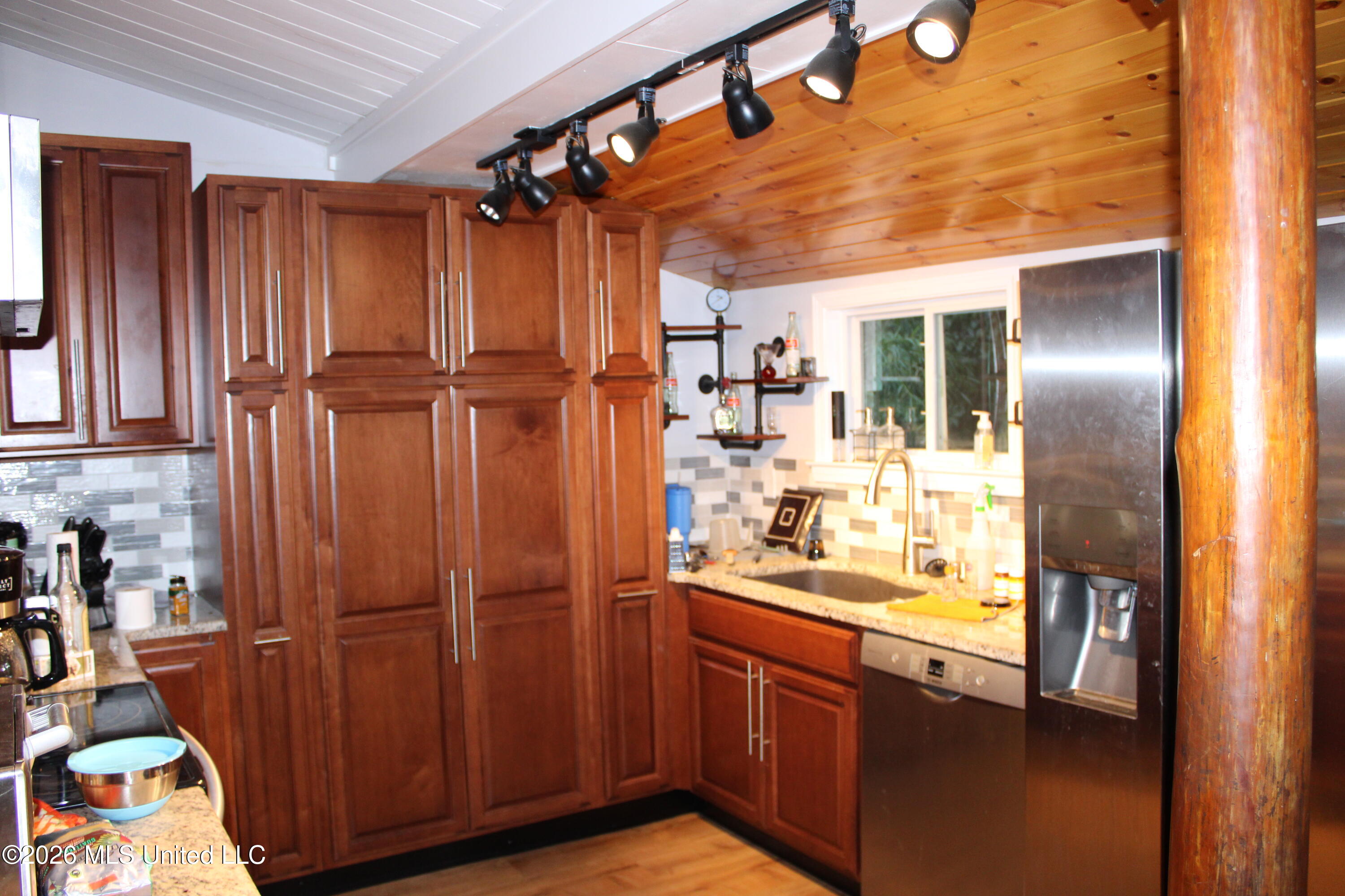 1325 Iberville Drive Property Photo 13