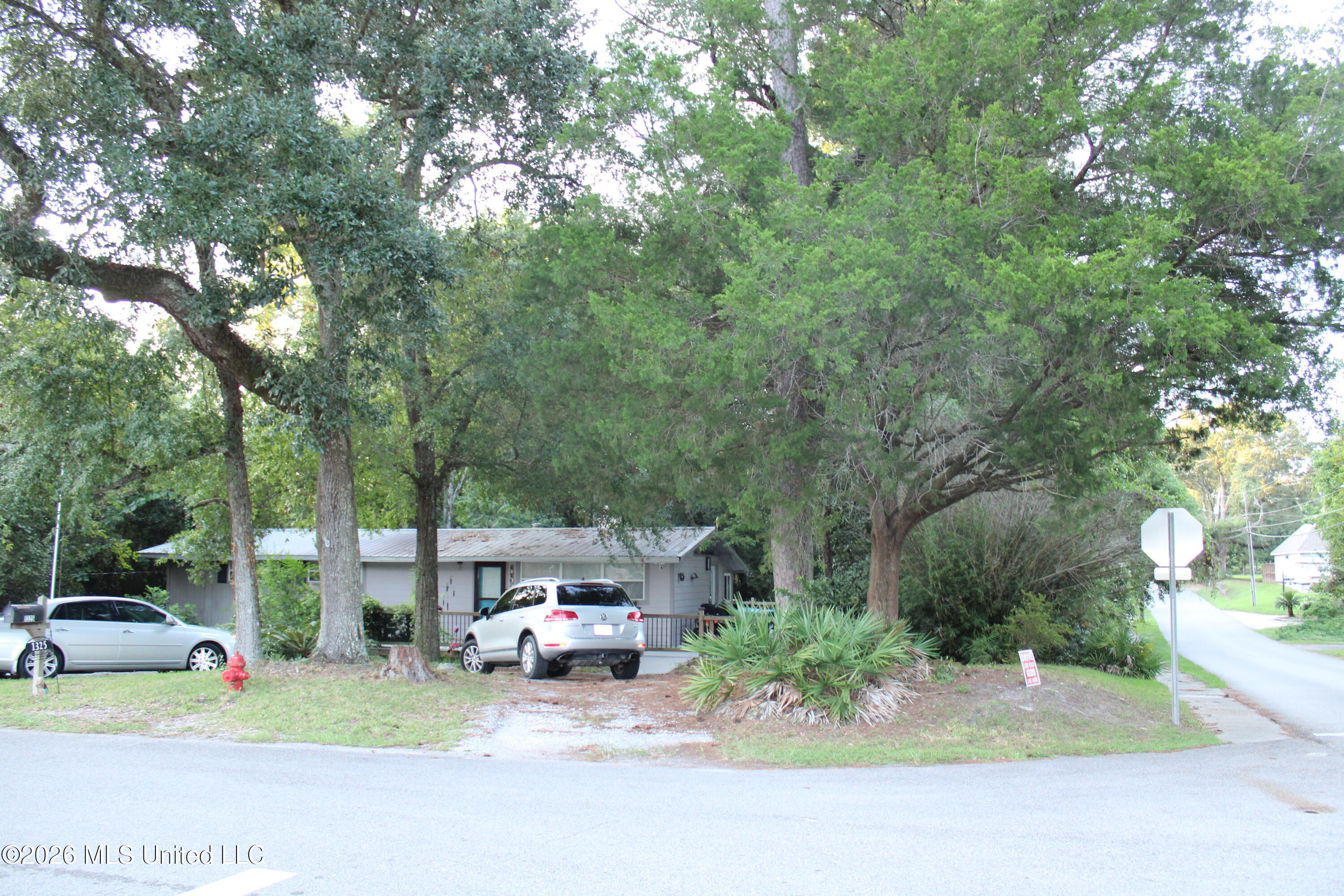 1325 Iberville Drive Property Photo 21