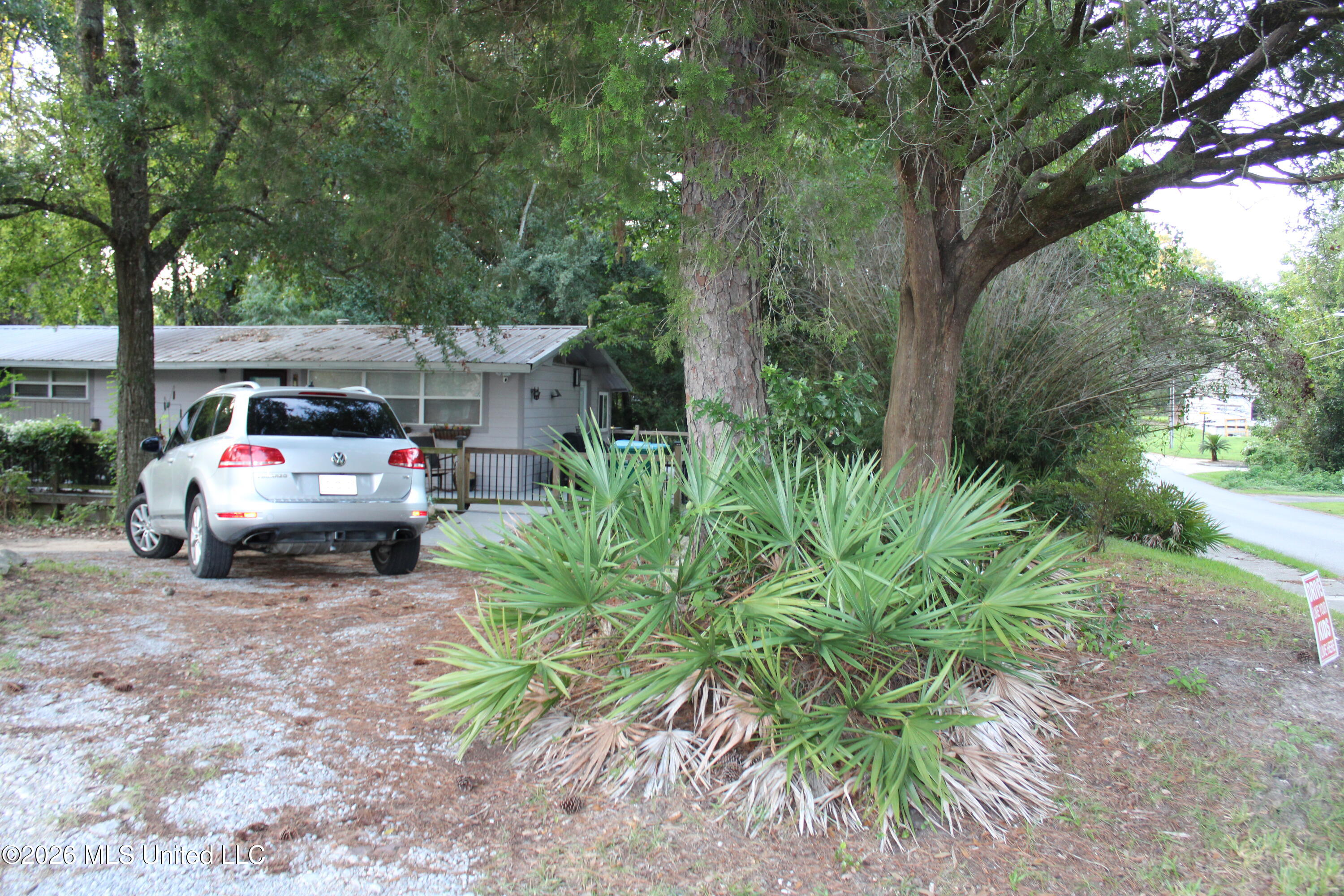 1325 Iberville Drive Property Photo 22