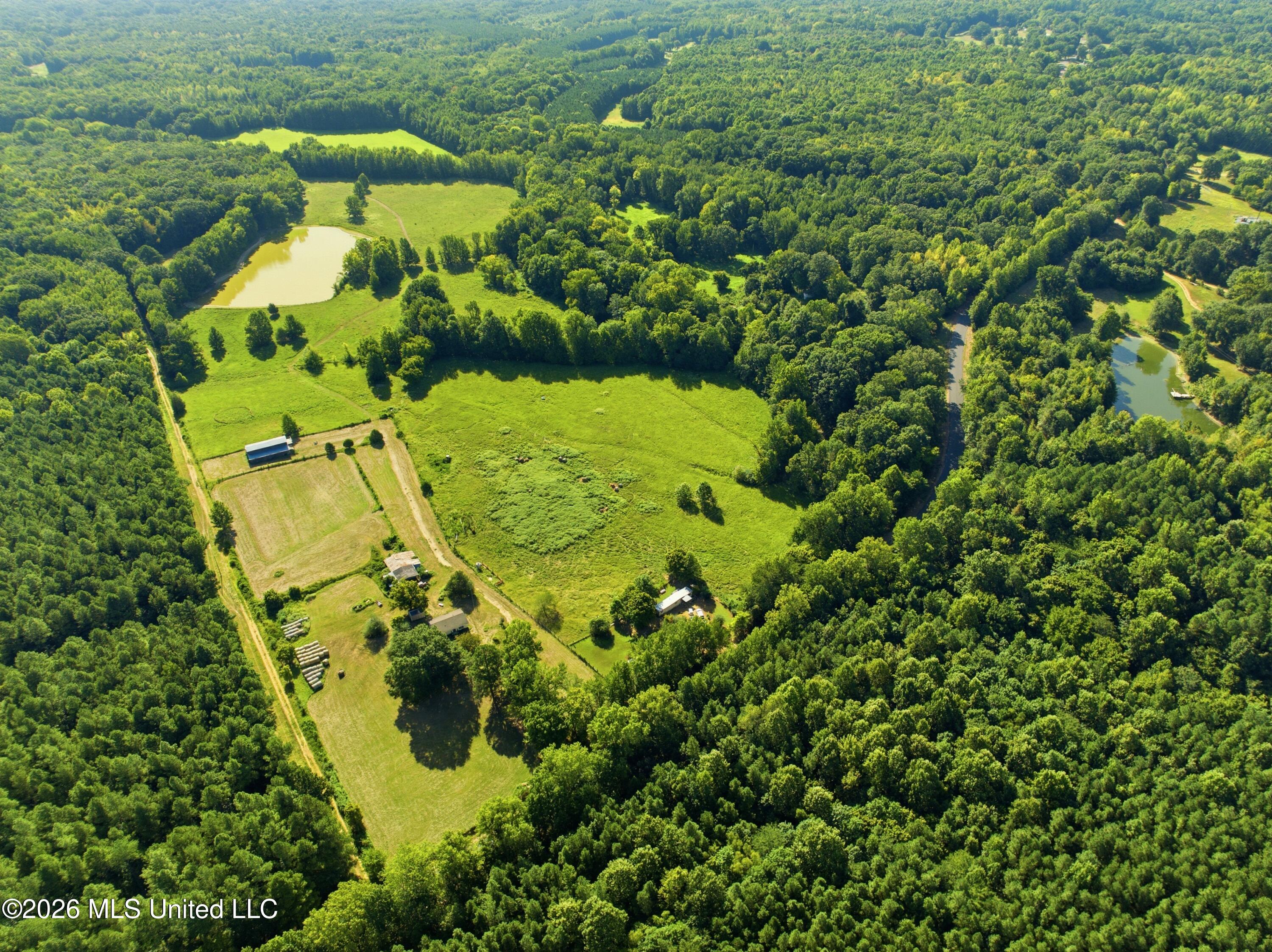 2208 Bend Road Property Photo 1