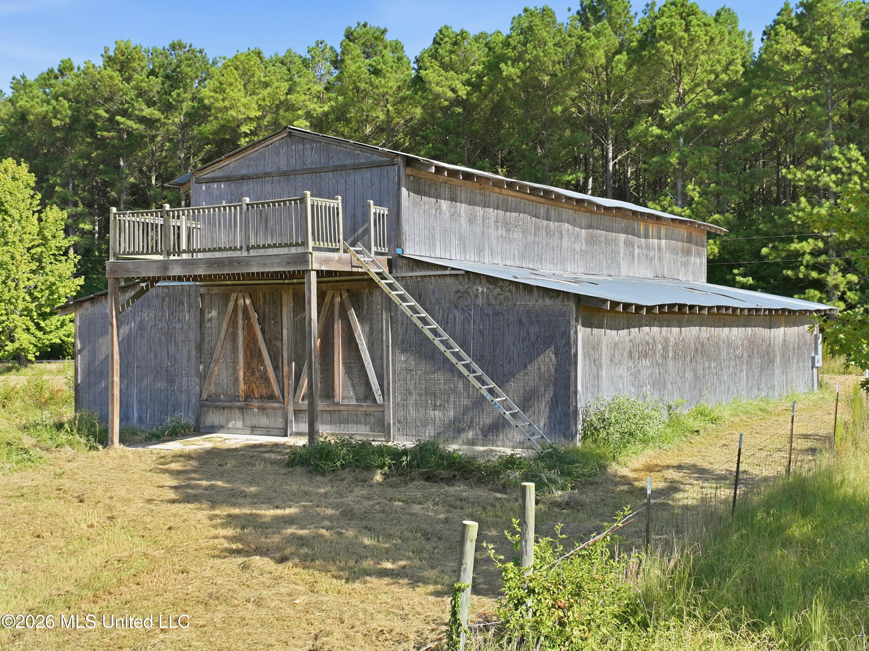 2208 Bend Road Property Photo 6